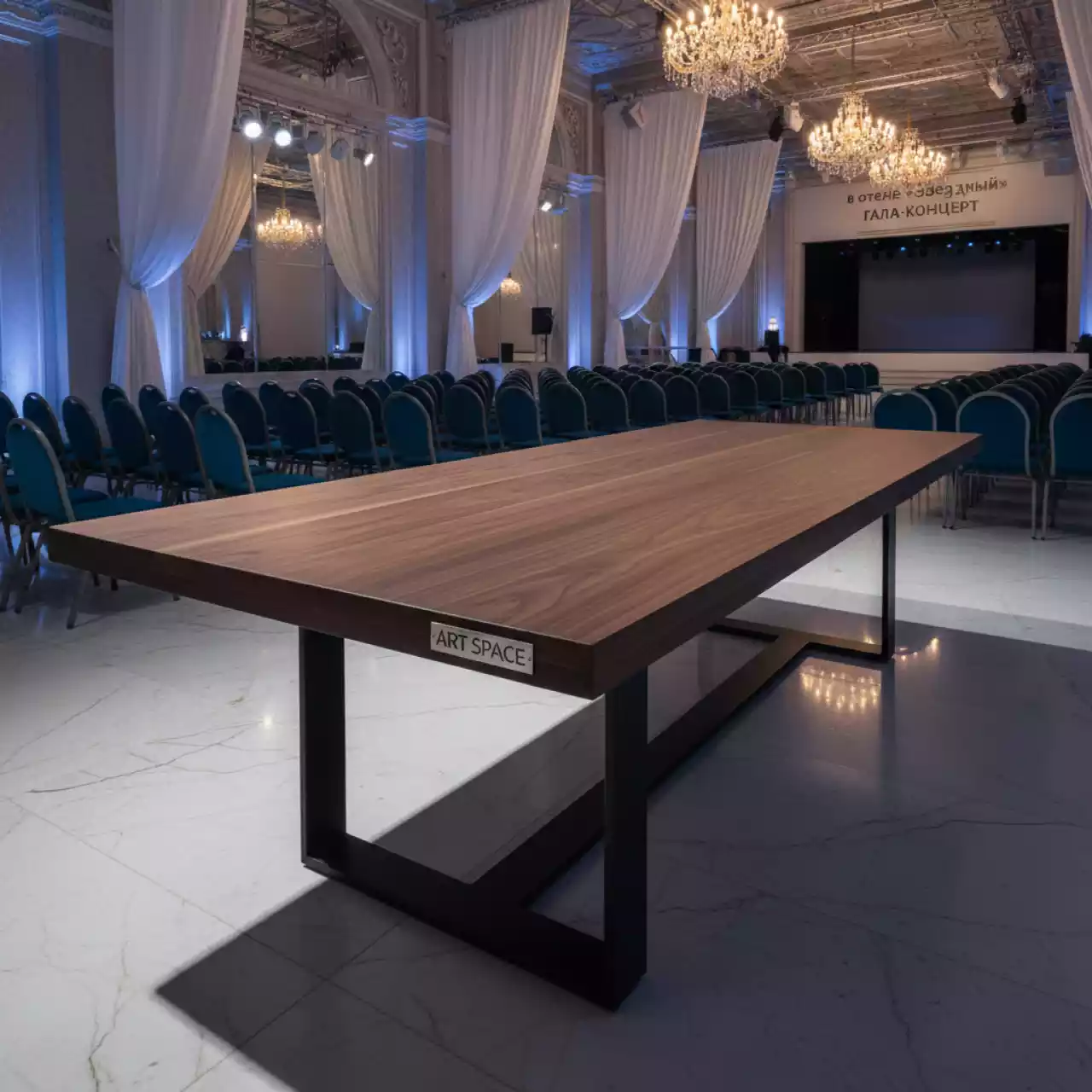 Аренда Стол Лидер 2 1800х900 26 мм темный бук черный в отеле «Звездный» — ART SPACE