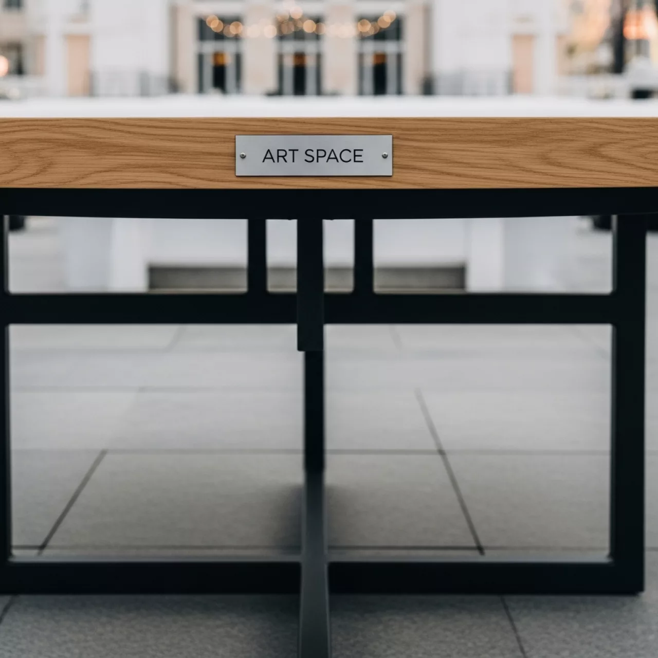 Аренда Стол Лидер 3 диаметр 1500 мм дуб сонома черный в Сочи Парк Отеле — ART SPACE