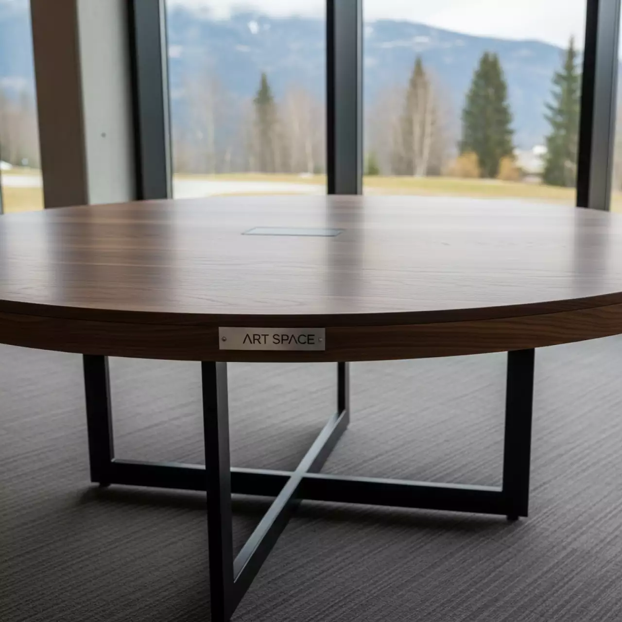 Аренда Стол Лидер 3 орех черный D 1200 в Green Flow Hotel — ART SPACE