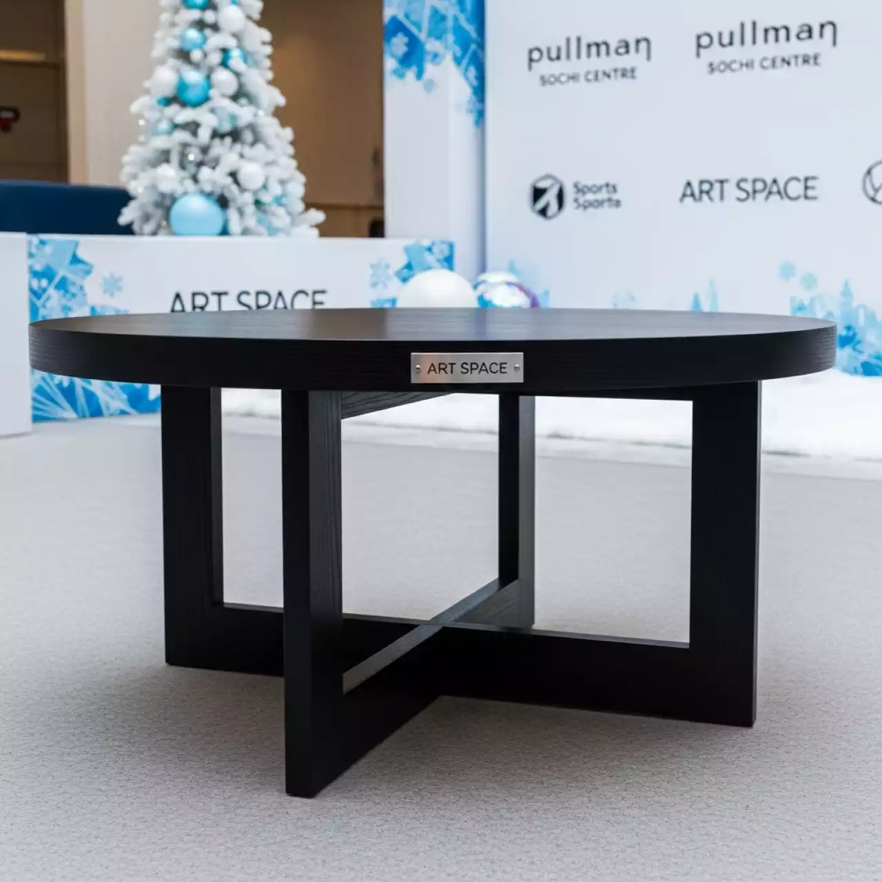 Аренда Стол Лидер 9 D 700 венге черный в Pullman Sochi Centre — ART SPACE