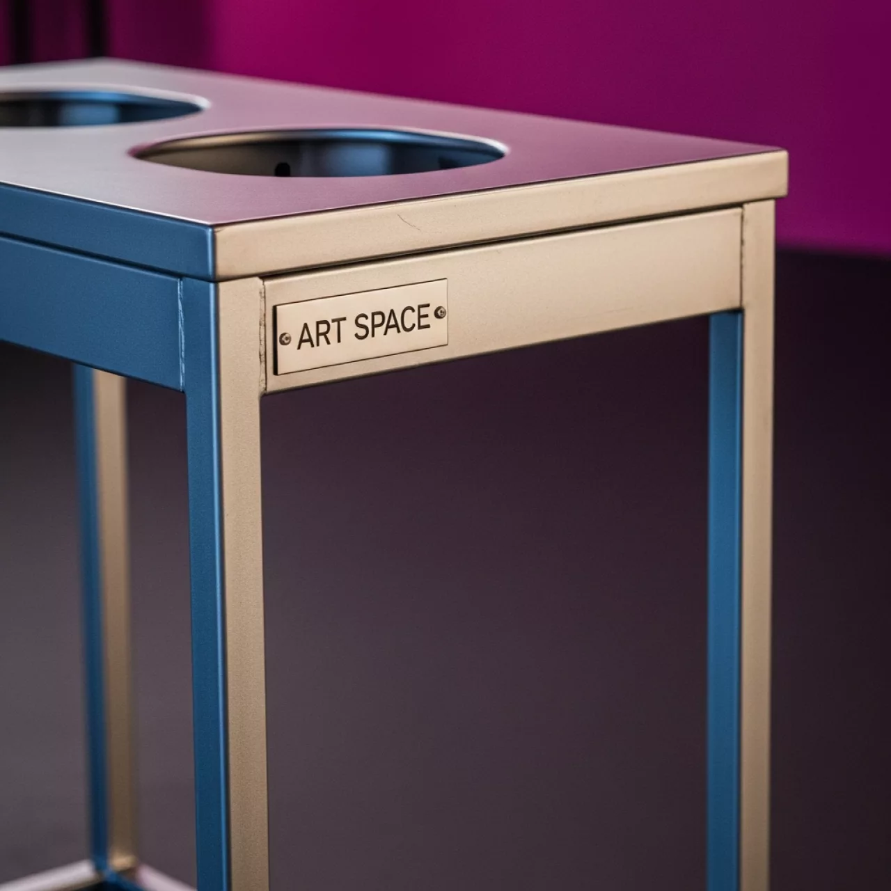 Аренда Стол металлический для сбора отходов 700х700х850 мм в ресторане «Плакучая Ива» — ART SPACE