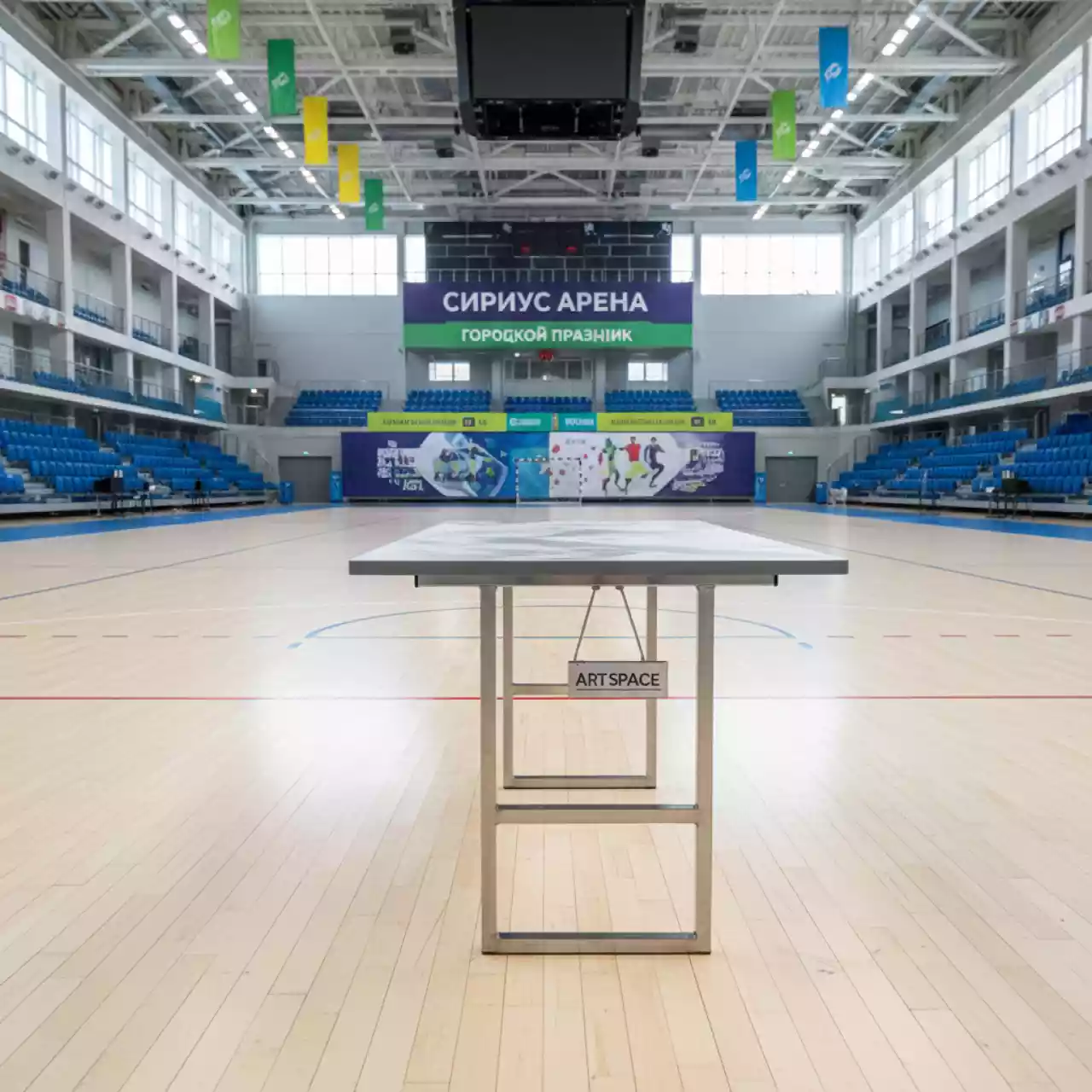 Аренда Стол мобильный складной серый белый 22 мм 80х70 в Сириус Арене — ART SPACE