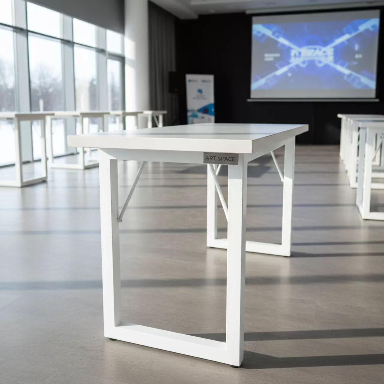 Аренда Стол мобильный складной сосна винтер белый 100х70 см в Cosmos Sochi Hotel — ART SPACE