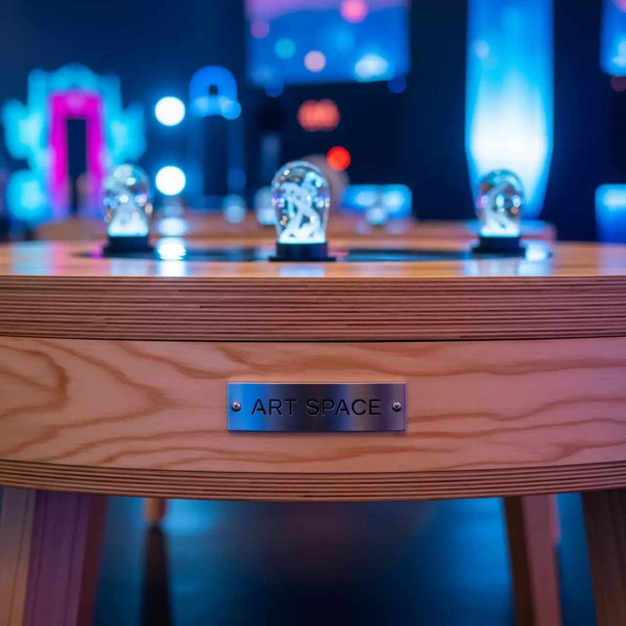 Аренда Стол Монте М 90 натуральное дерево в санатории «Заполярье» — ART SPACE