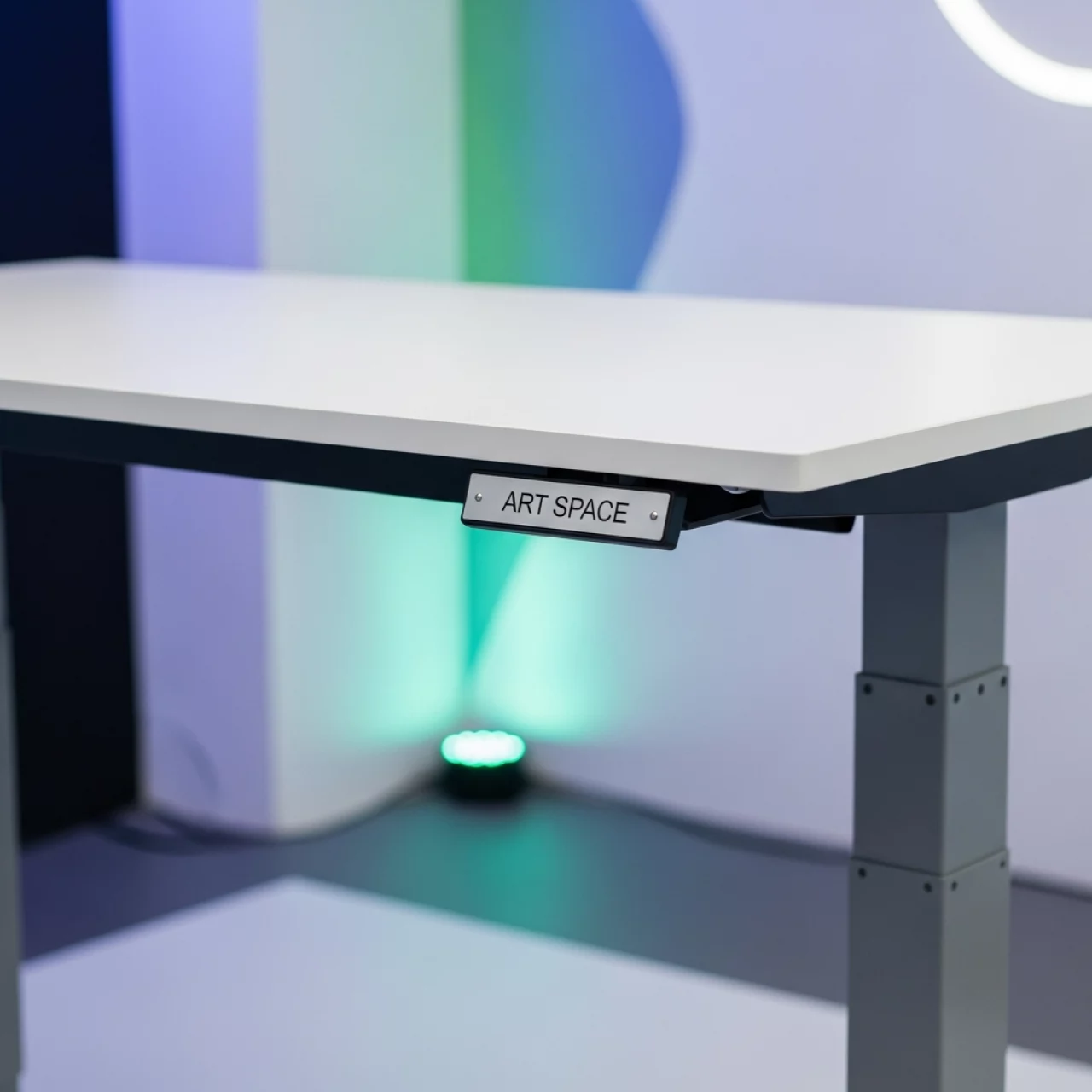 Аренда Стол моторизированный с регулировкой по высоте белый ONKRON WDT221E в Green Flow Hotel — ART SPACE