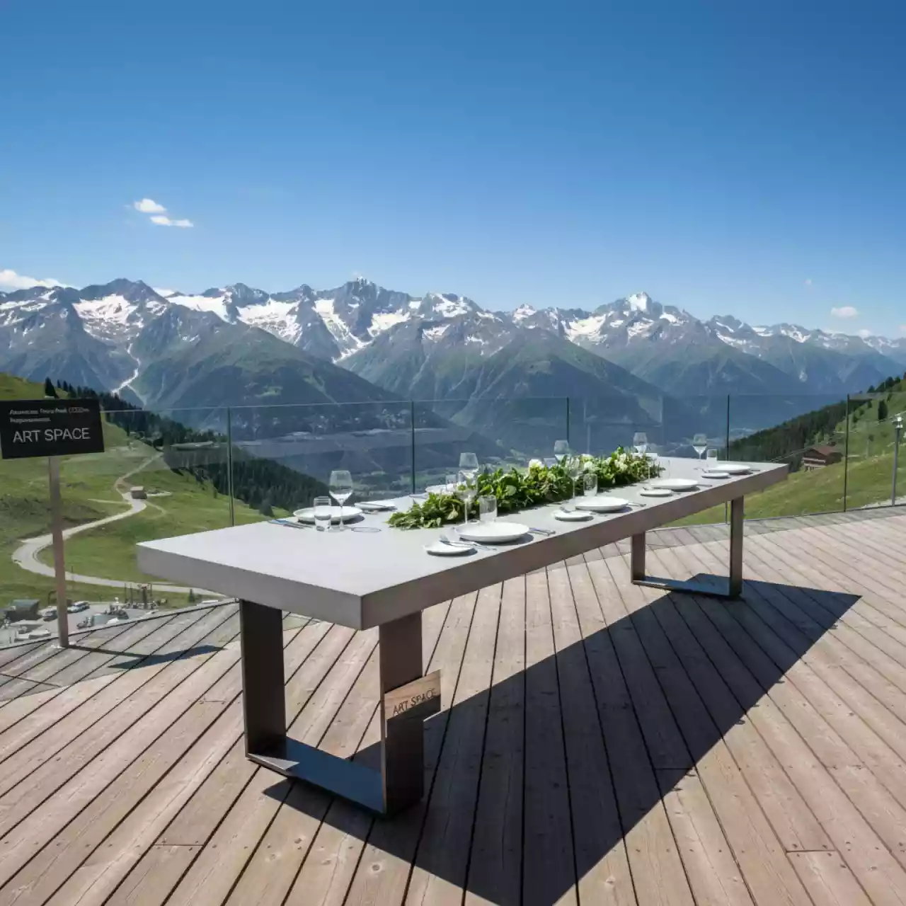 Аренда Стол обеденный Arki Table Outdoor на площадке Rosa Peak (2320м) — ART SPACE