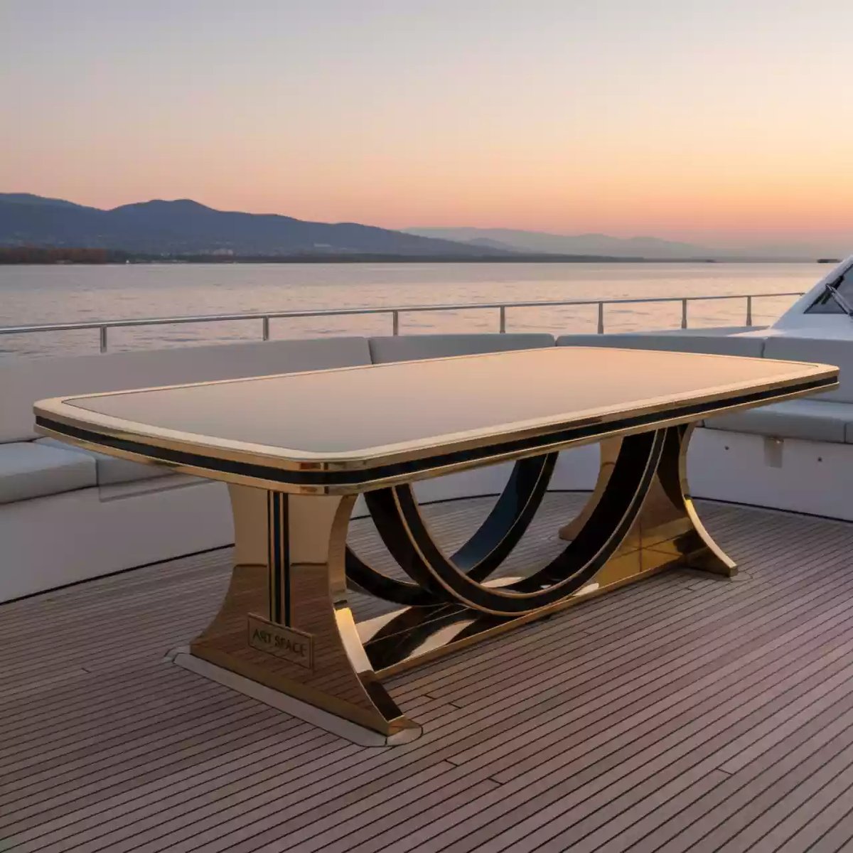 Аренда Стол обеденный Aura на VIP-яхте (Имеретинский порт) — ART SPACE
