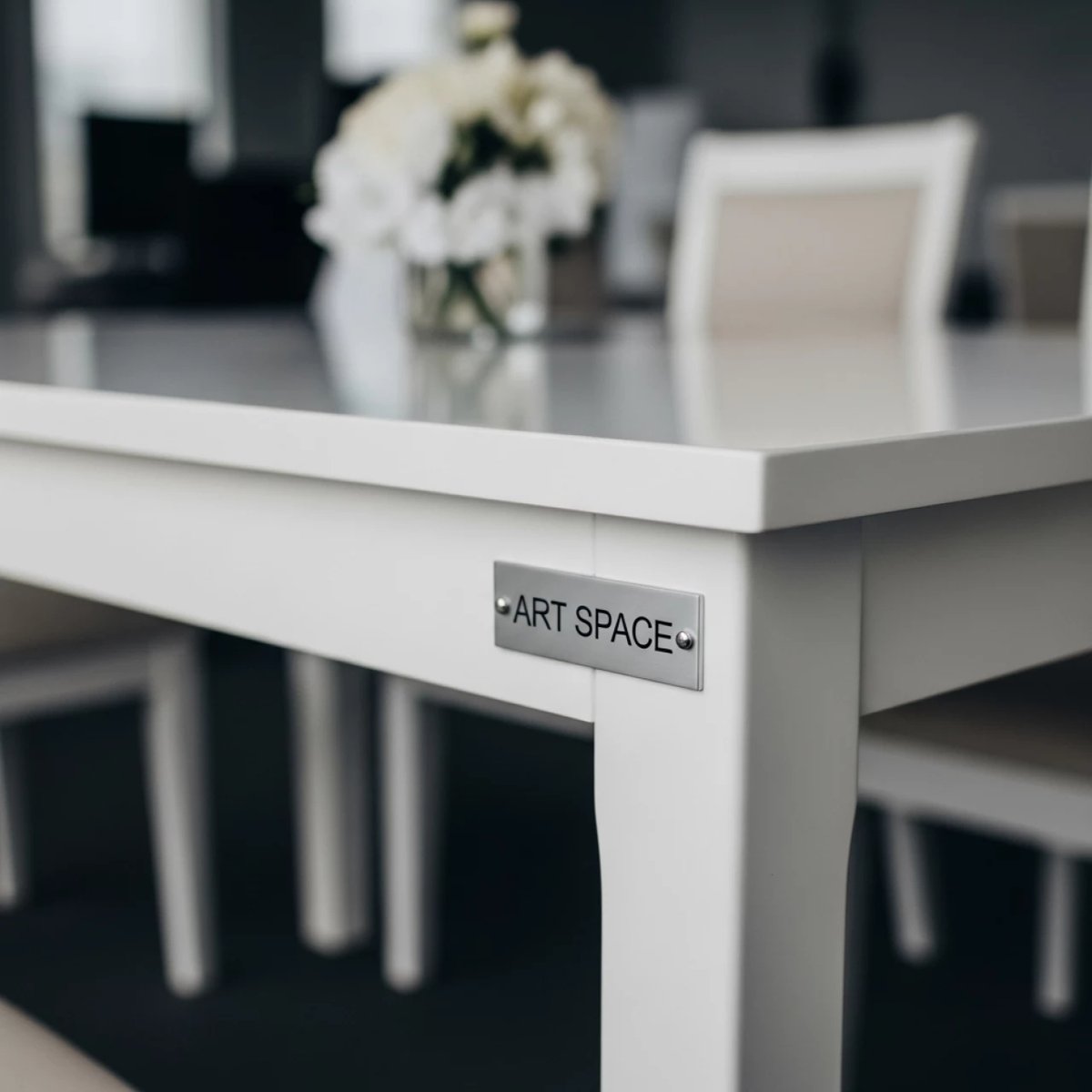 Аренда Стол обеденный Flow малый белый в Omega Sirius — ART SPACE