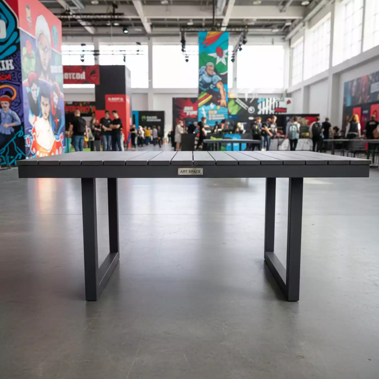 Аренда Стол обеденный из ДПК каркас алюминиевый темно серый Сан Ремо в Imeretinskiy Hotel — ART SPACE