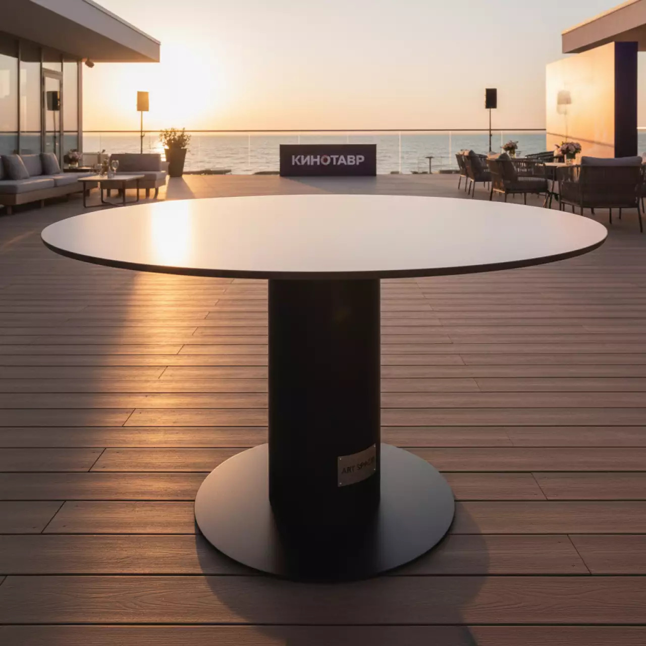 Аренда Стол обеденный из HPL круглый 100 см молочного цвета Ницца в пляжном комплексе VinoGrad — ART SPACE