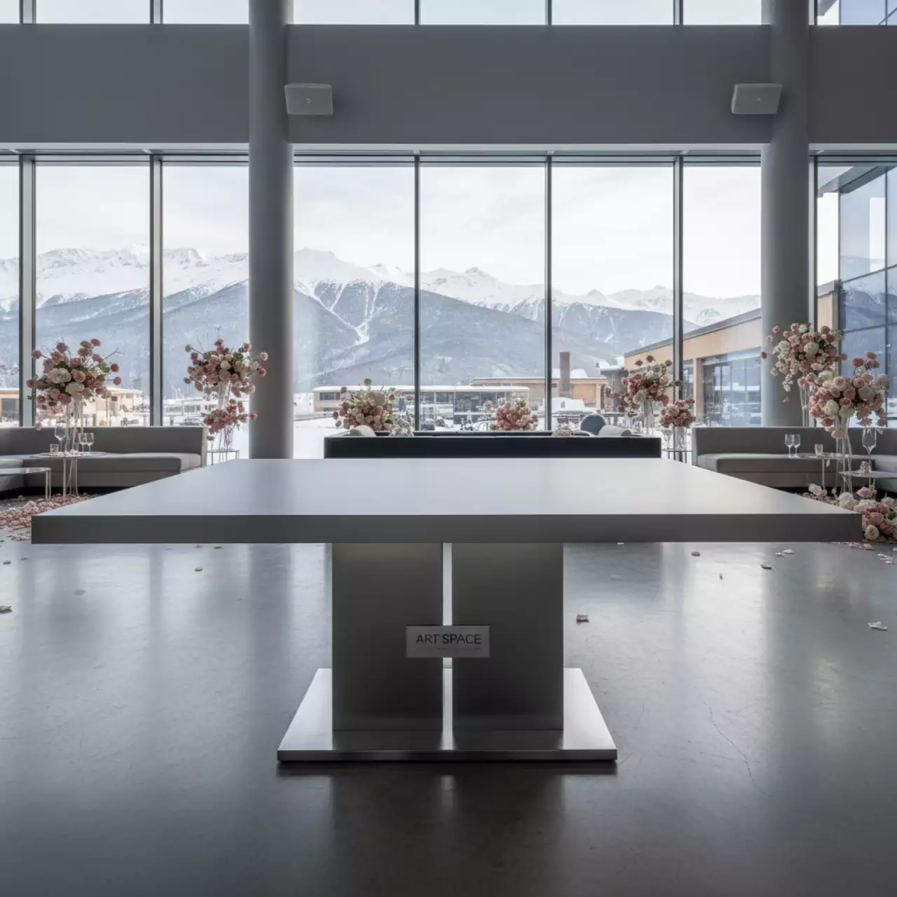 Аренда Стол обеденный квадратный DECO серый в Гранд Отель Сочи — ART SPACE