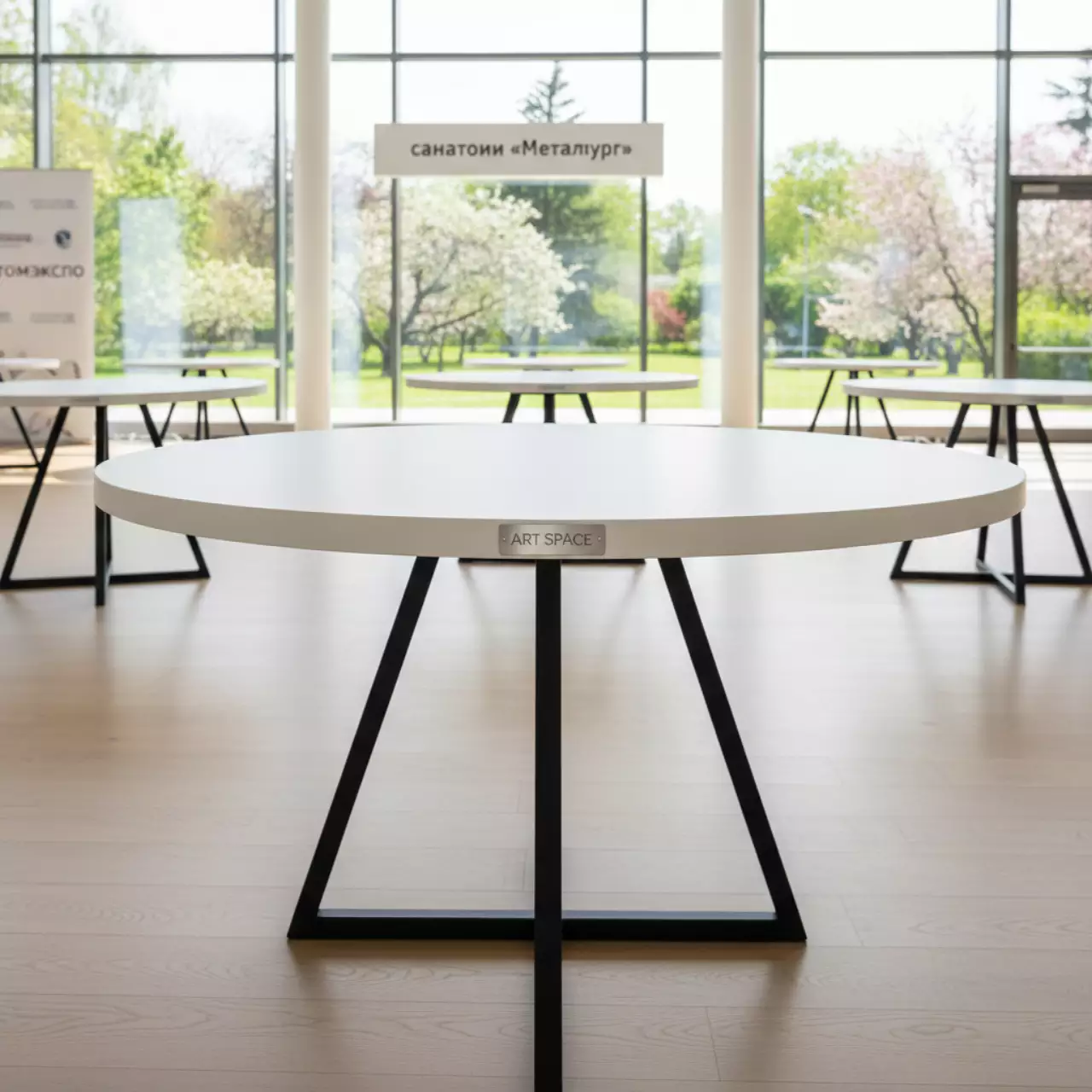 Аренда Стол обеденный ламинированный Tripe в санатории «Металлург» — ART SPACE