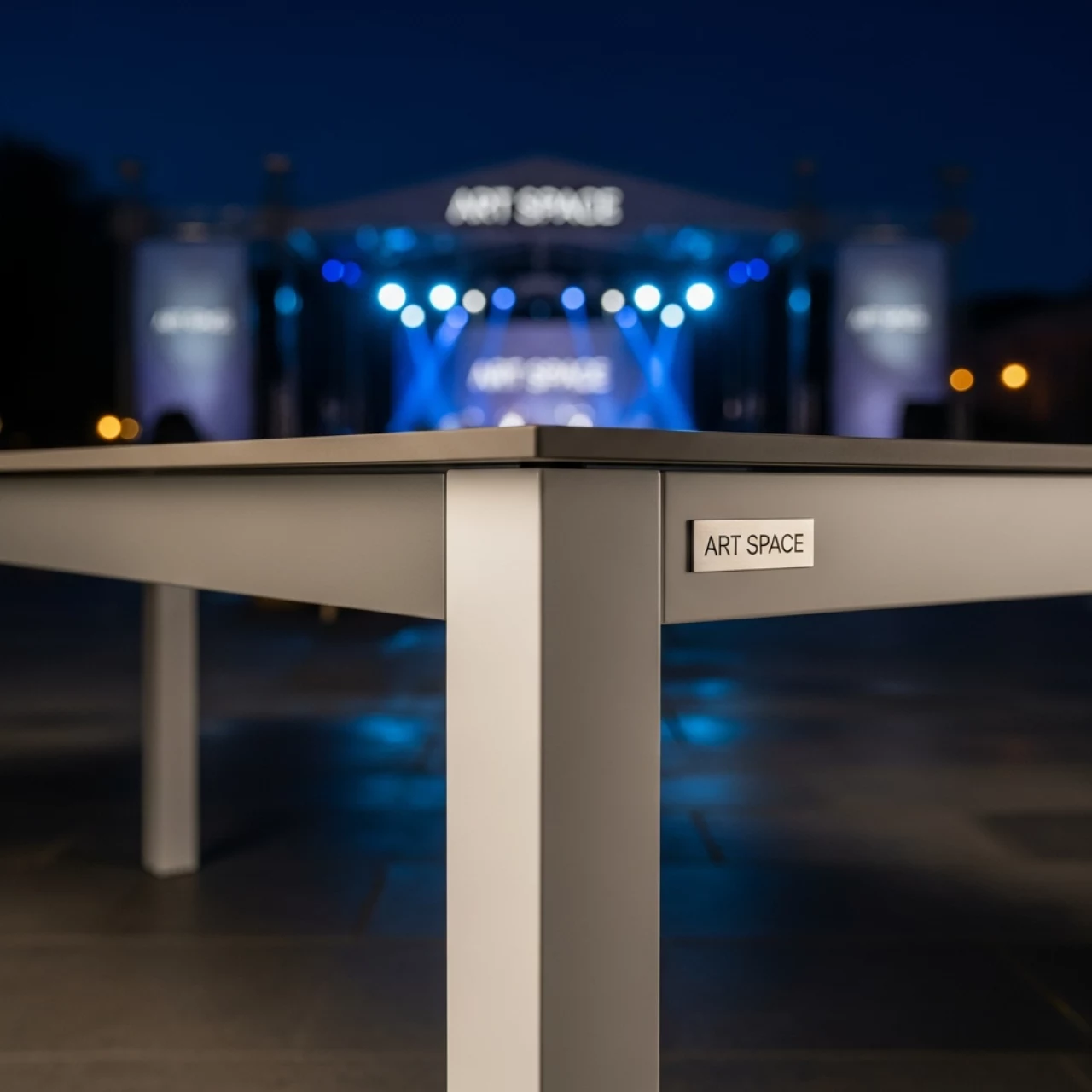 Аренда Стол обеденный Lotus 1530х930 алюминий серо бежевый белый мат на вилле «Анна» — ART SPACE