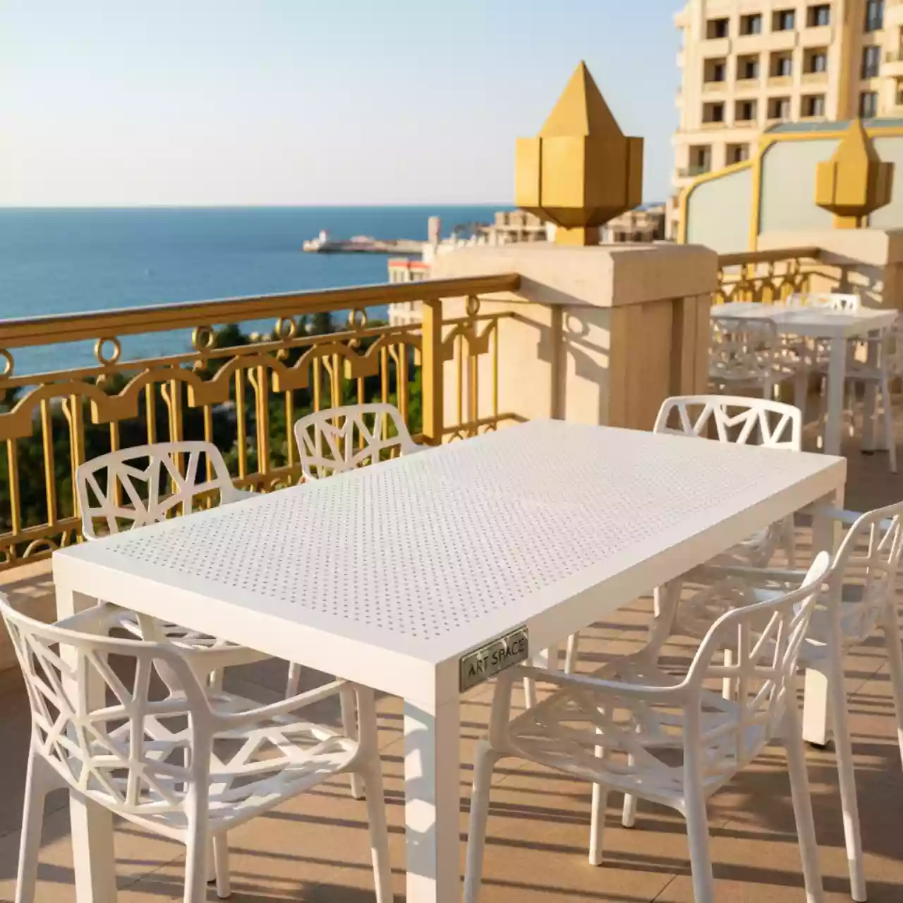 Аренда Стол обеденный пластиковый Air в Grand Karat Sochi — ART SPACE