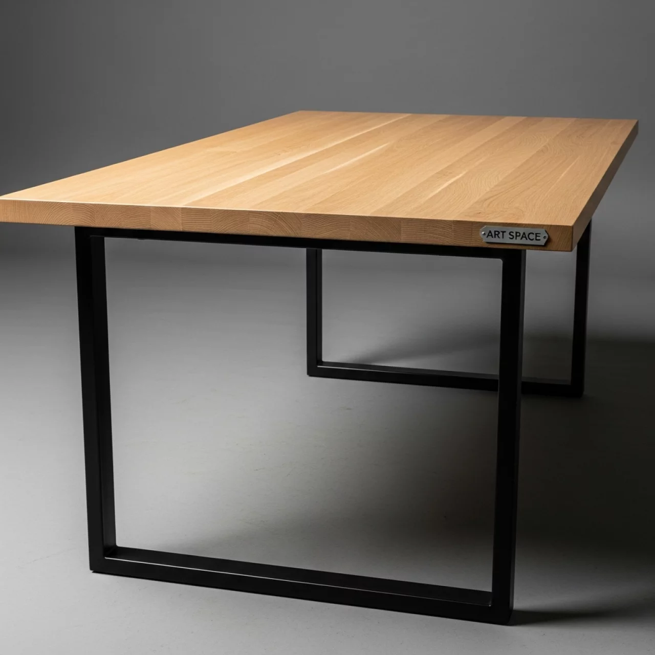 Аренда Стол обеденный прямоугольный светлое дерево на арене «Фишт» — ART SPACE