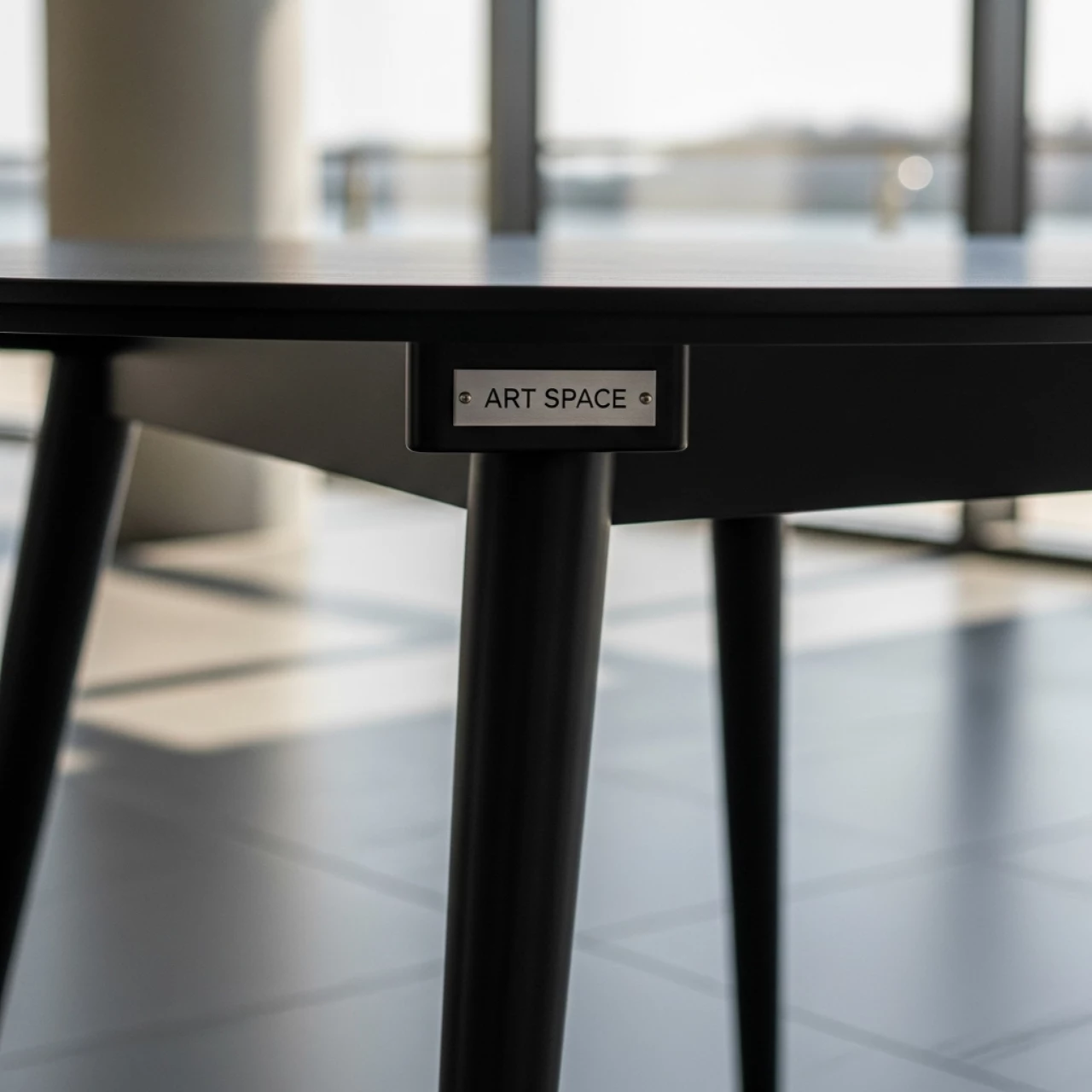 Аренда Стол обеденный Толедо D 80 черный в отеле Radisson Lazurnaya — ART SPACE