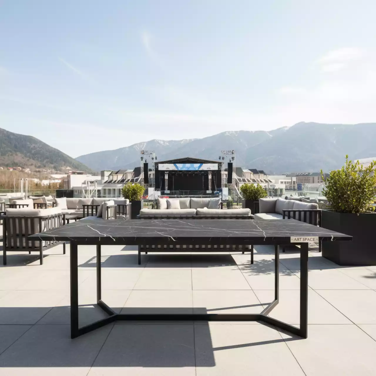 Аренда Стол обеденный Trand 180х90х75 черный мрамор в ледовом дворце «Роза Хутор» — ART SPACE