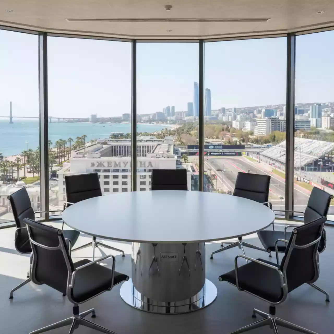 Аренда Стол офисный круглый белый в гранд-отеле «Жемчужина» — ART SPACE