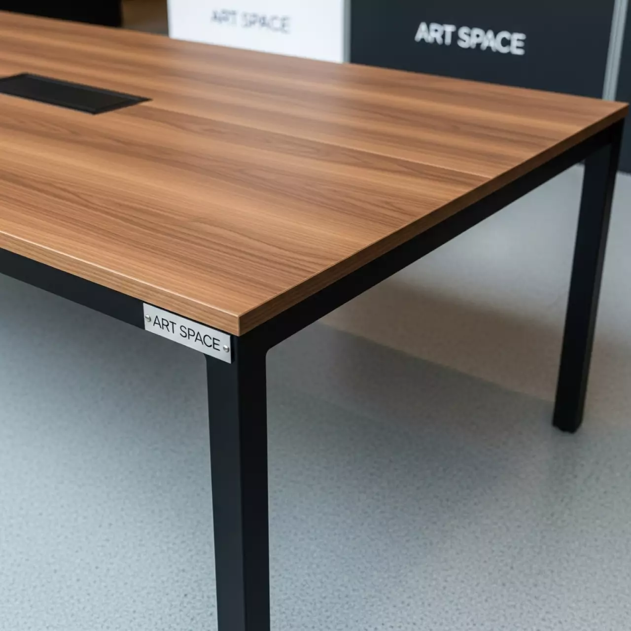 Аренда Стол орех черный кромка ПВХ Лидер 2 2000х900 в отеле «Звездный» — ART SPACE