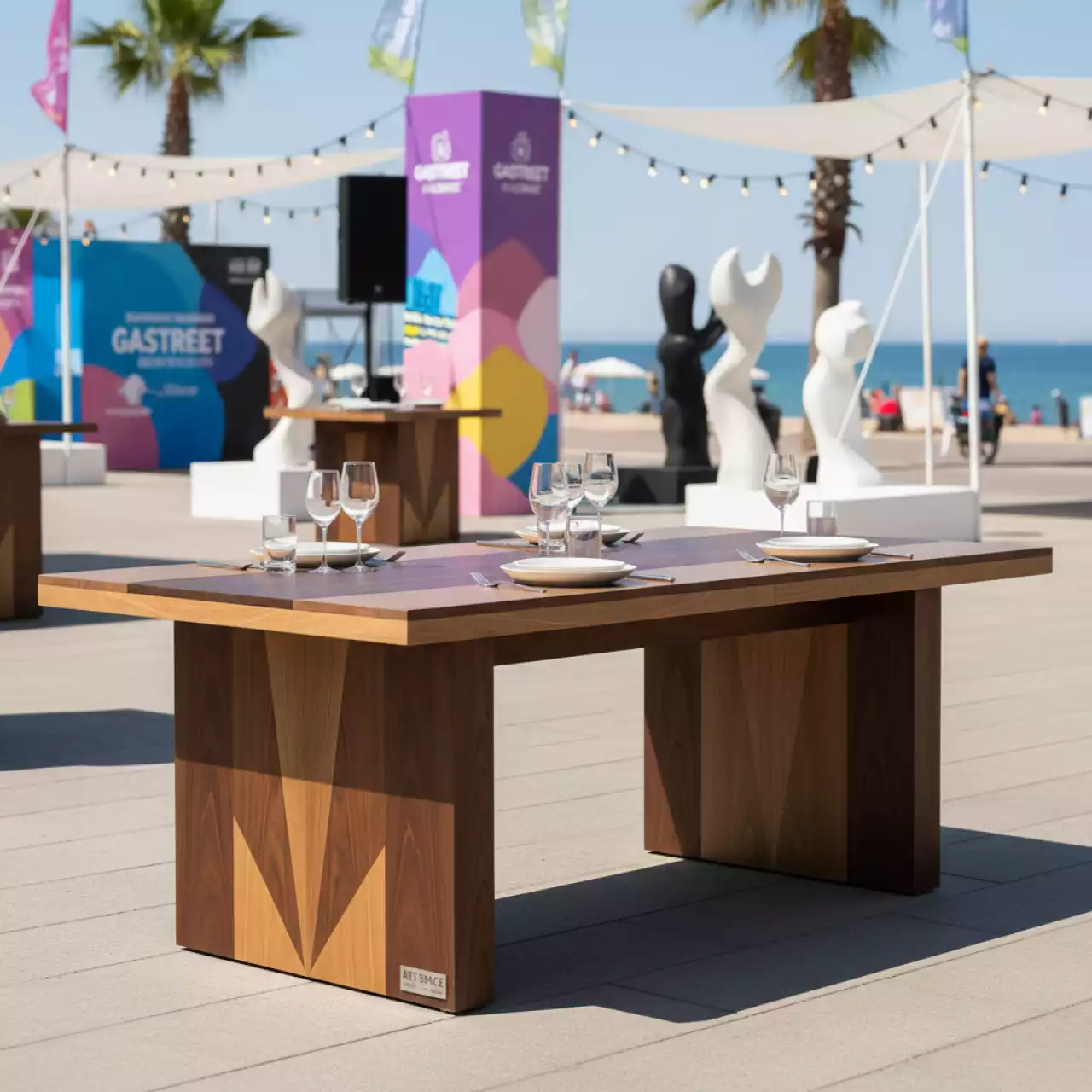 Аренда Стол Орхус 180 см массив дуба американский орех на Имеретинской набережной — ART SPACE