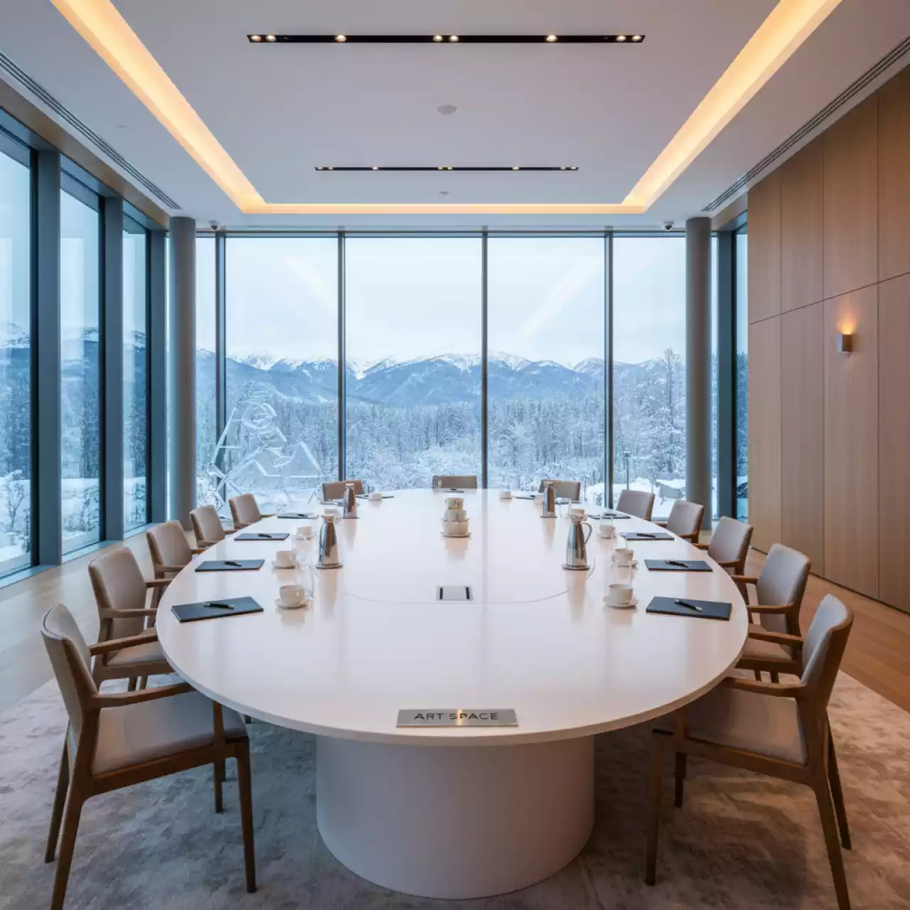 Аренда Стол овальный для переговоров белый в этно-парке «Моя Россия» — ART SPACE