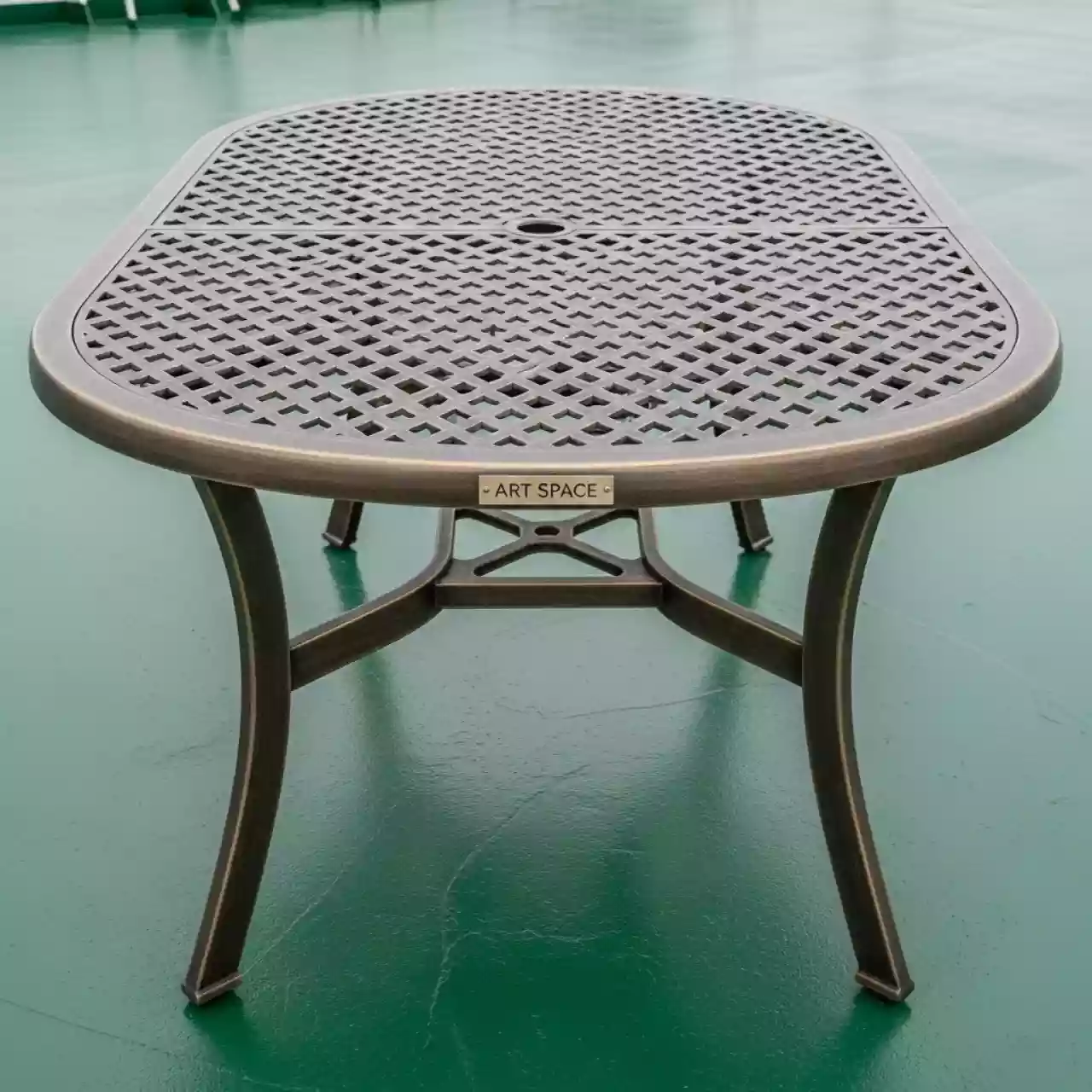 Аренда Стол овальный Florence 8 бронза из литого алюминия на теплоходе «Дагомыс» — ART SPACE