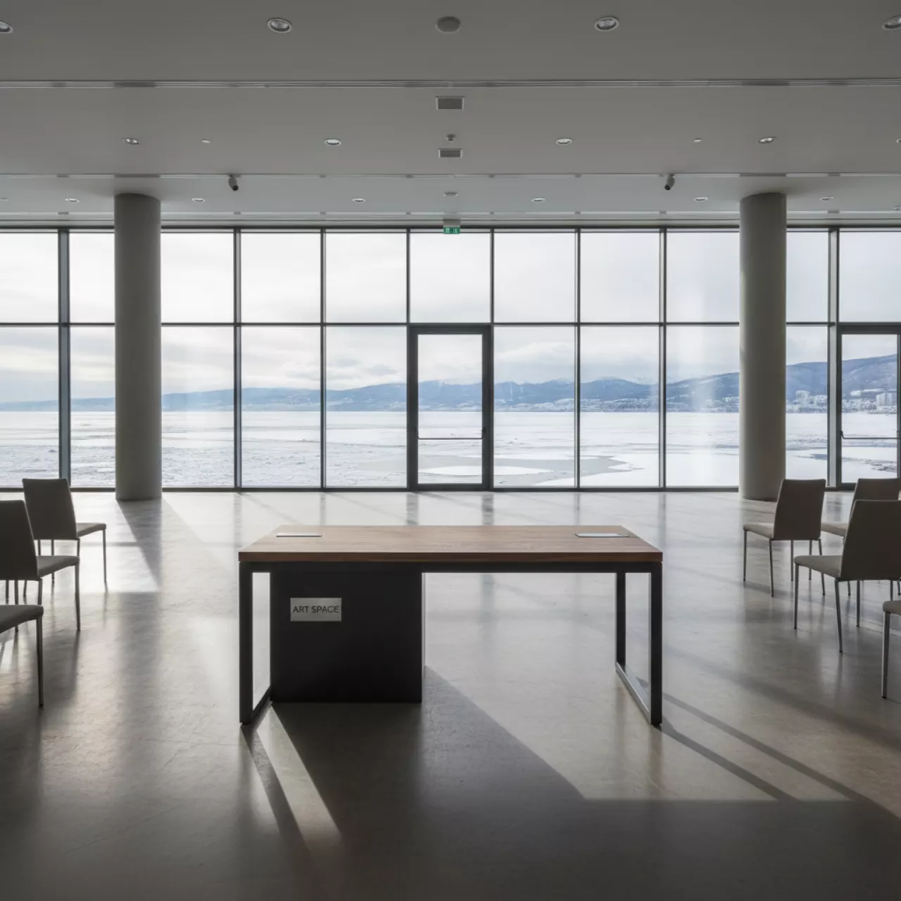 Аренда Стол письменный ричард лофт в конгресс-холле отеля Жемчужина — ART SPACE