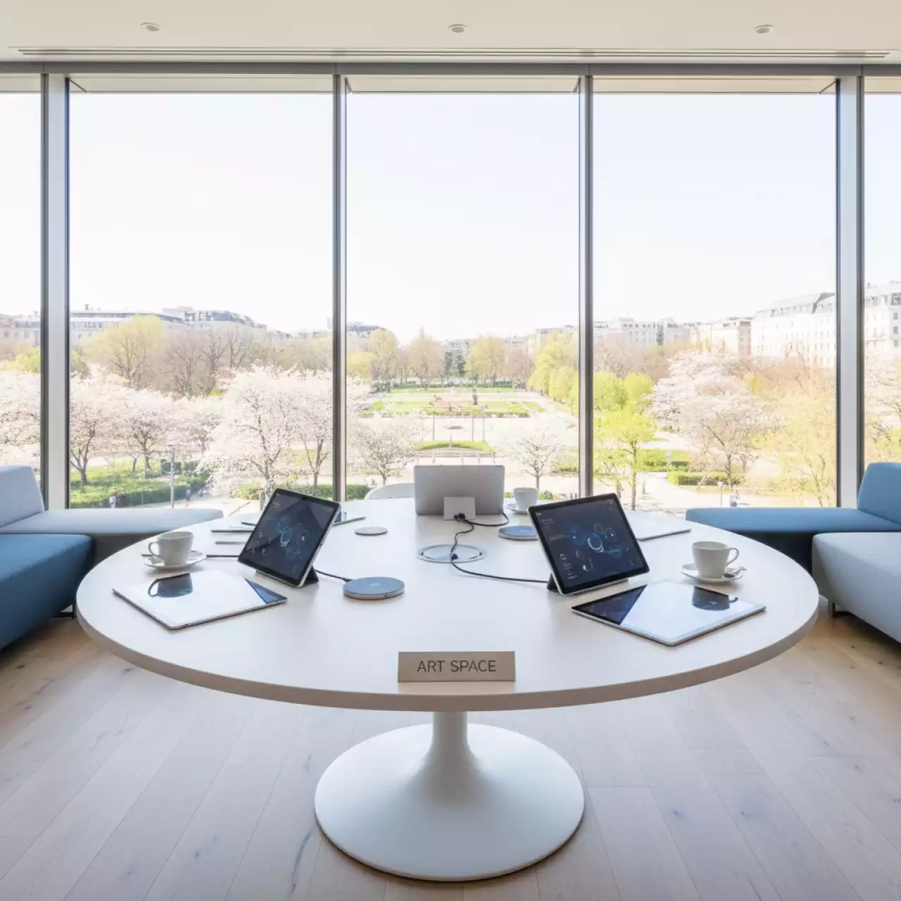 Аренда Стол пластиковый круглый Кейт 116 см в Panorama by Mercure — ART SPACE