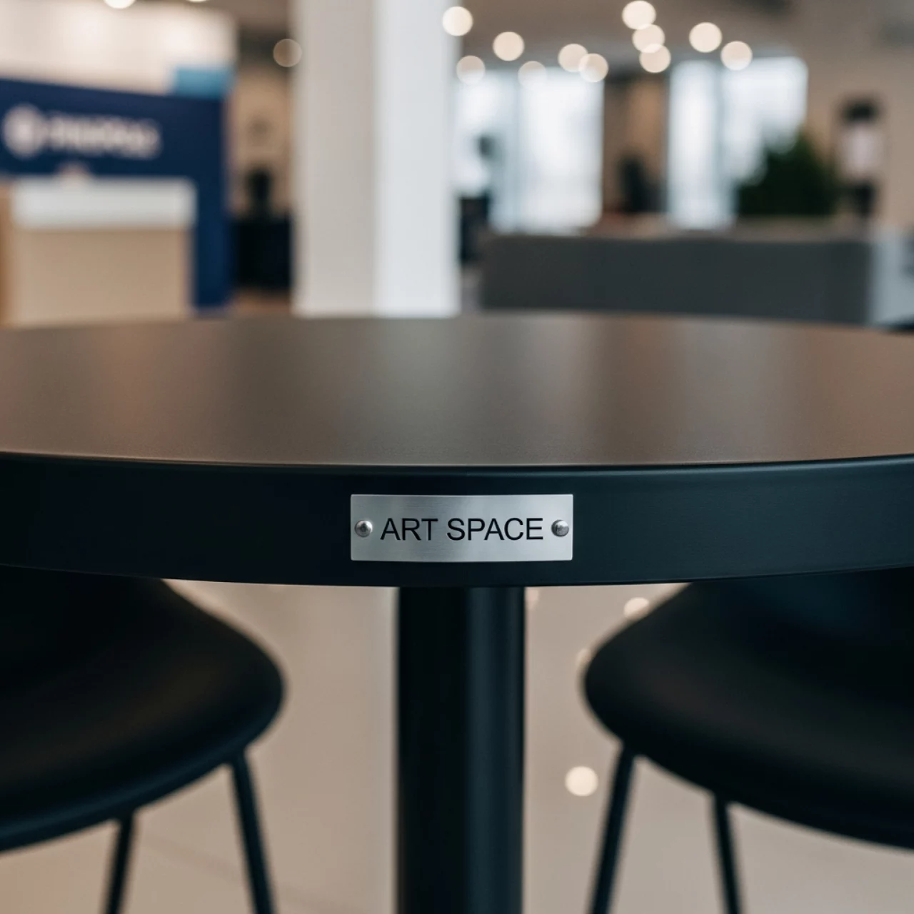 Аренда Стол пластиковый Max Table 90 черный 900х740 мм в санатории «Черноморье» — ART SPACE