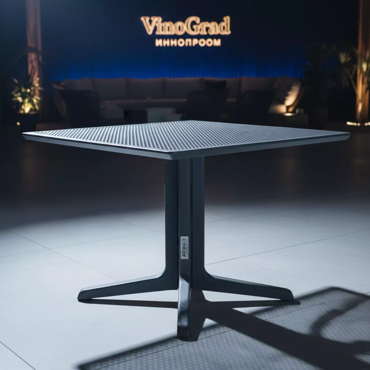 Аренда Стол пластиковый обеденный Clip 80 антрацит 800х800х750 мм в пляжном комплексе VinoGrad — ART SPACE