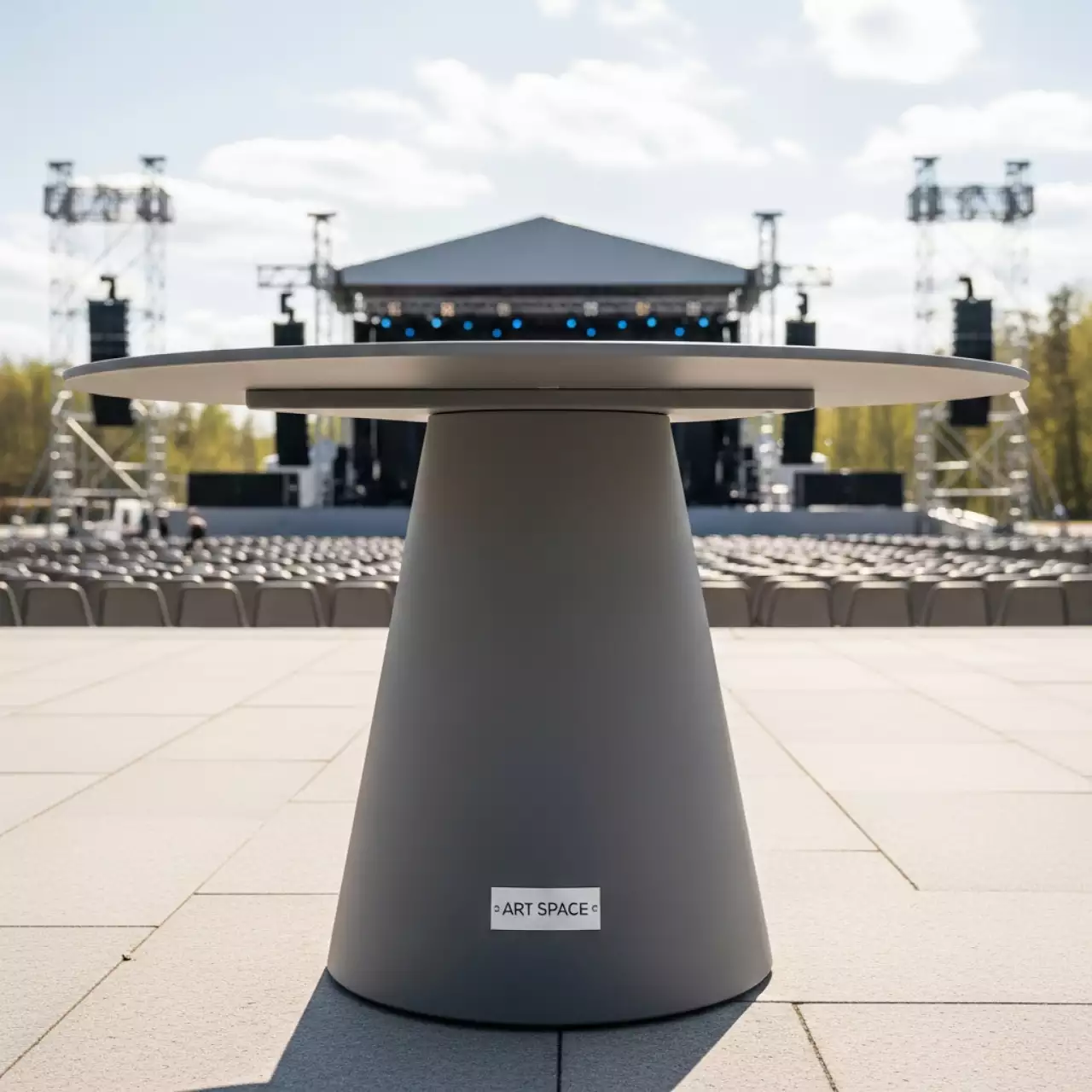 Аренда Стол пластиковый обеденный Ikon серый 790х710 мм в этно-парке «Моя Россия» — ART SPACE