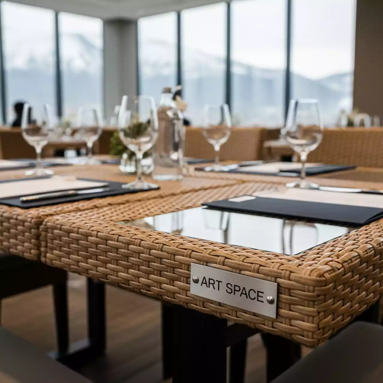 Аренда Стол плетеный Vail B в Гранд Отель Поляна — ART SPACE