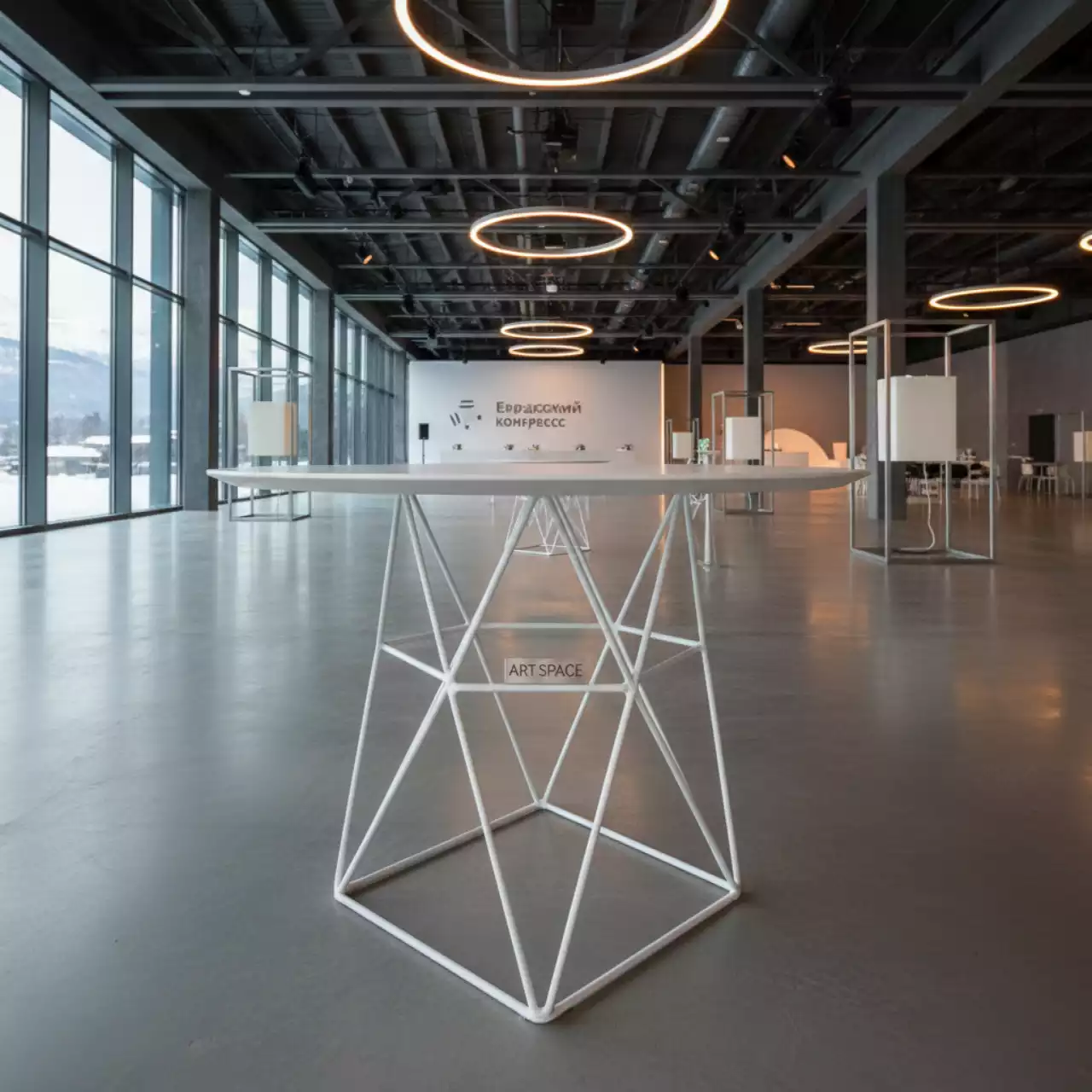 Аренда Стол Polygonal white в Swissôtel Resort Sochi Kamelia — ART SPACE