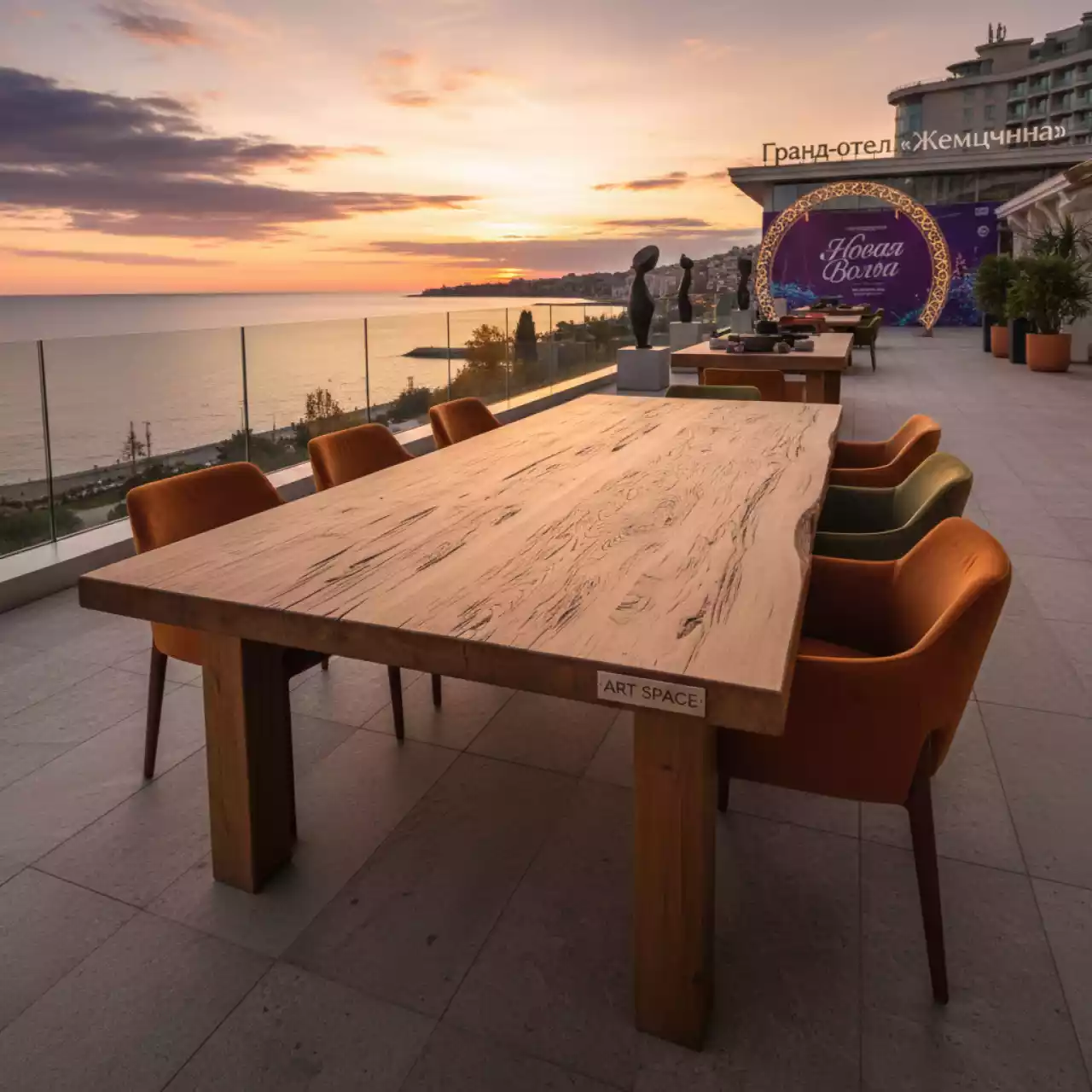 Аренда Стол прямоугольный Рустик натуральный в гранд-отеле «Жемчужина» — ART SPACE