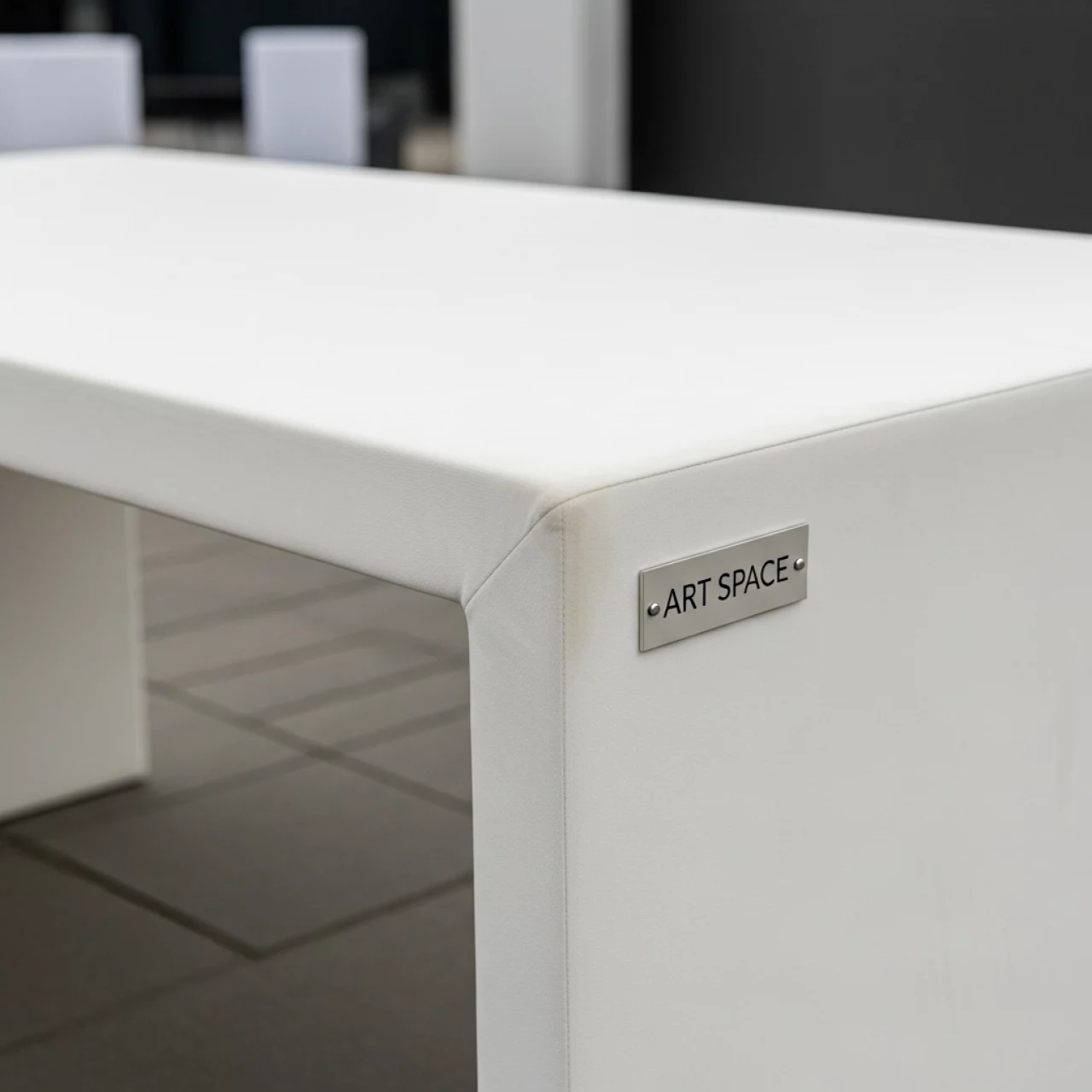 Аренда Стол прямой Арис бархат молочный на Сочи Автодроме — ART SPACE