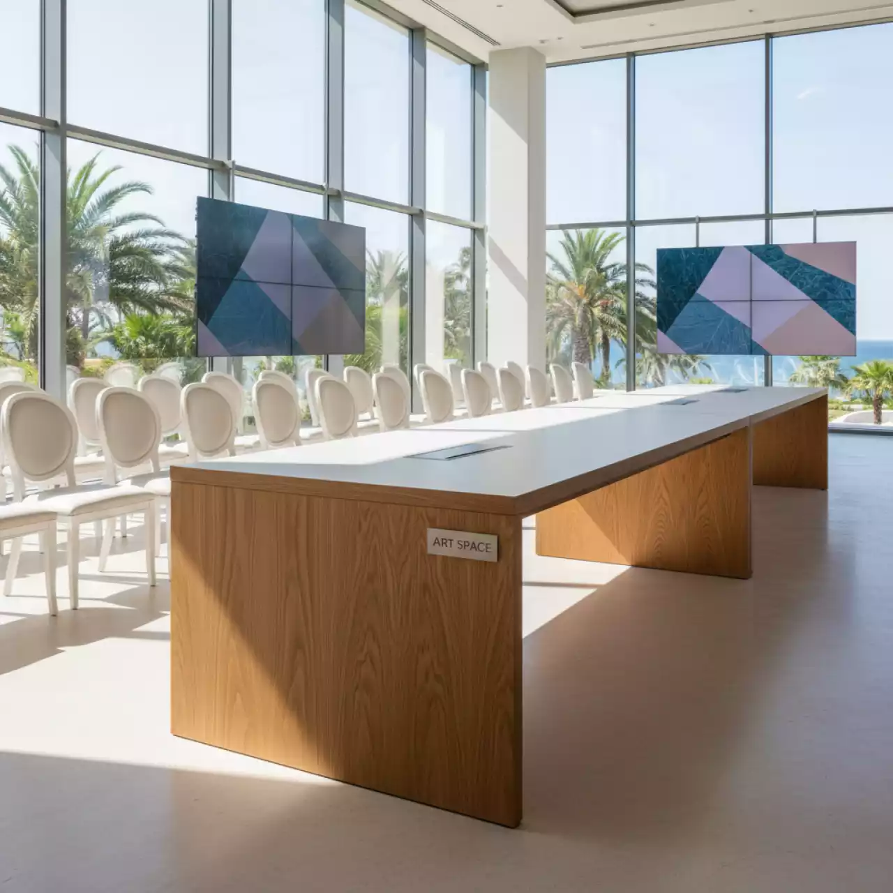 Аренда Стол раздвижной Max дуб грендсон ламинированный МДФ в комплексе «Дагомыс» — ART SPACE