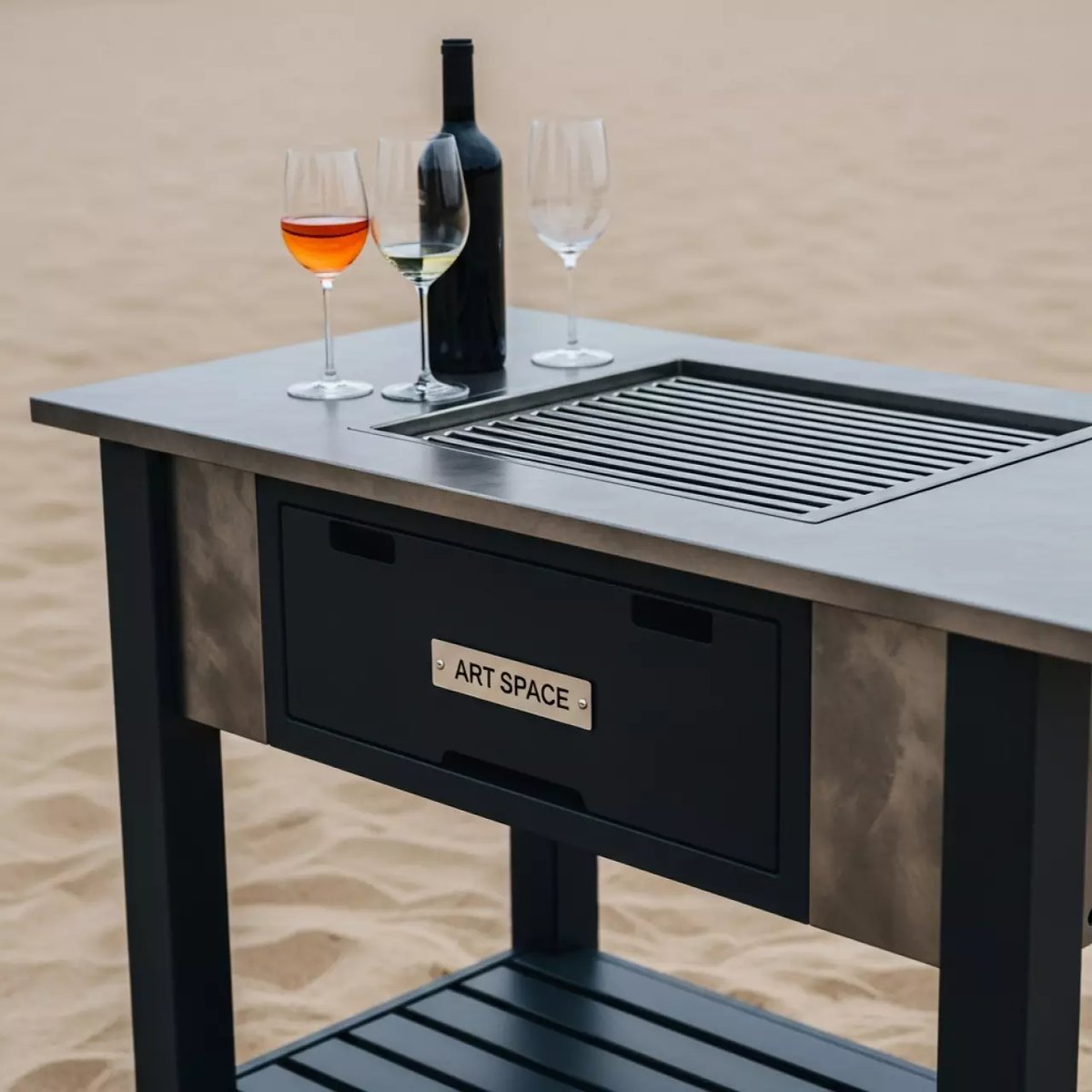 Аренда Стол с мангалом из литого алюминия Барбекю 4 BBQ 4 на пляже «Мандарин» — ART SPACE