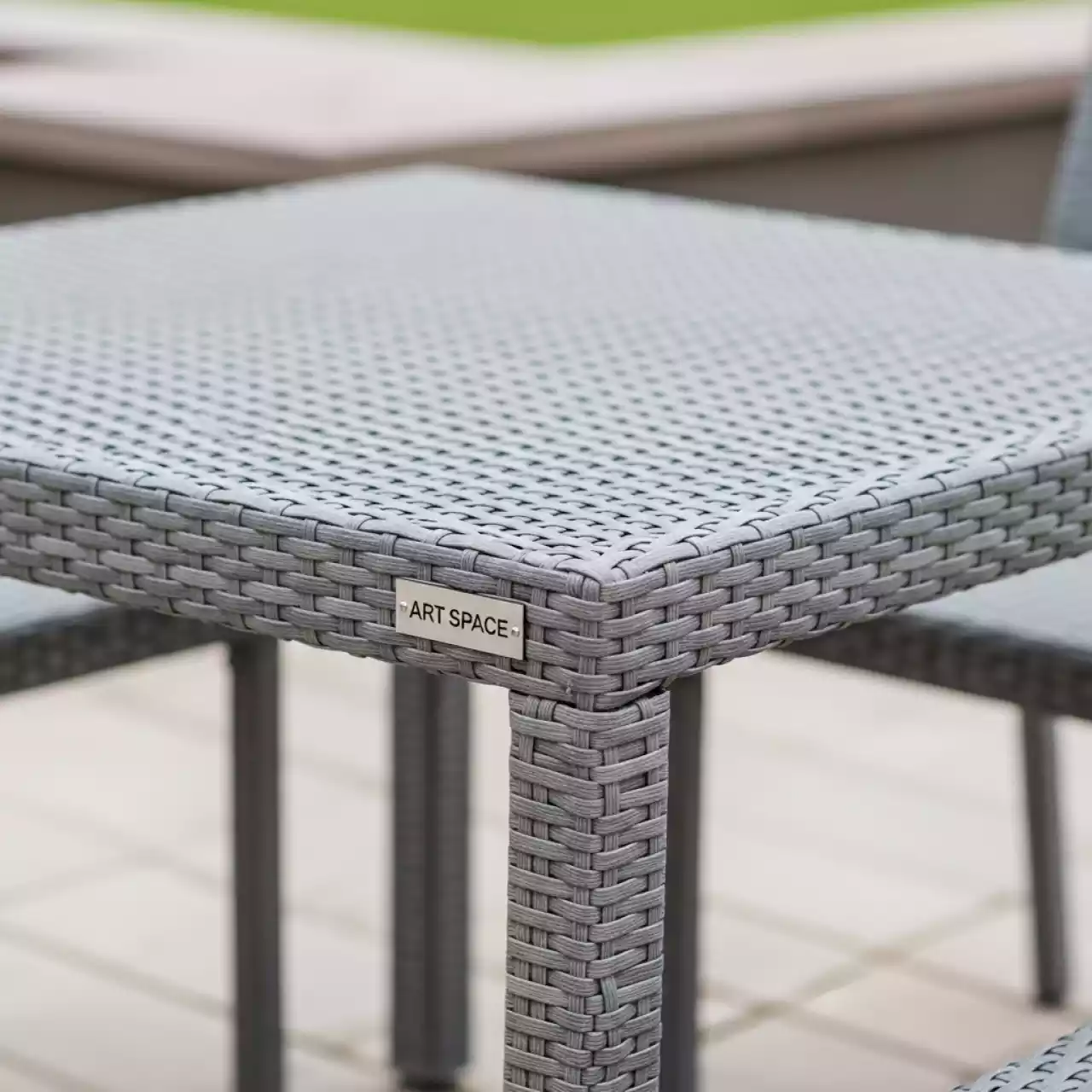 Аренда Стол садовый Лаура техноротанг серый 90х90х75 см на пляже «Ривьера» — ART SPACE