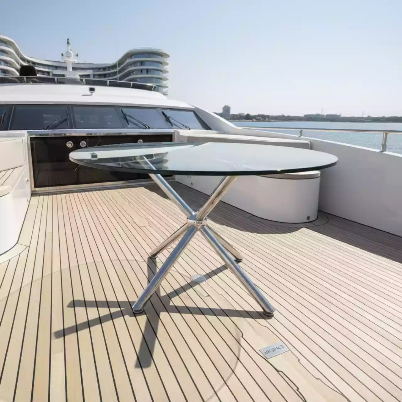 Аренда Стол Сальми 90 на VIP-яхте (Имеретинский порт) — ART SPACE
