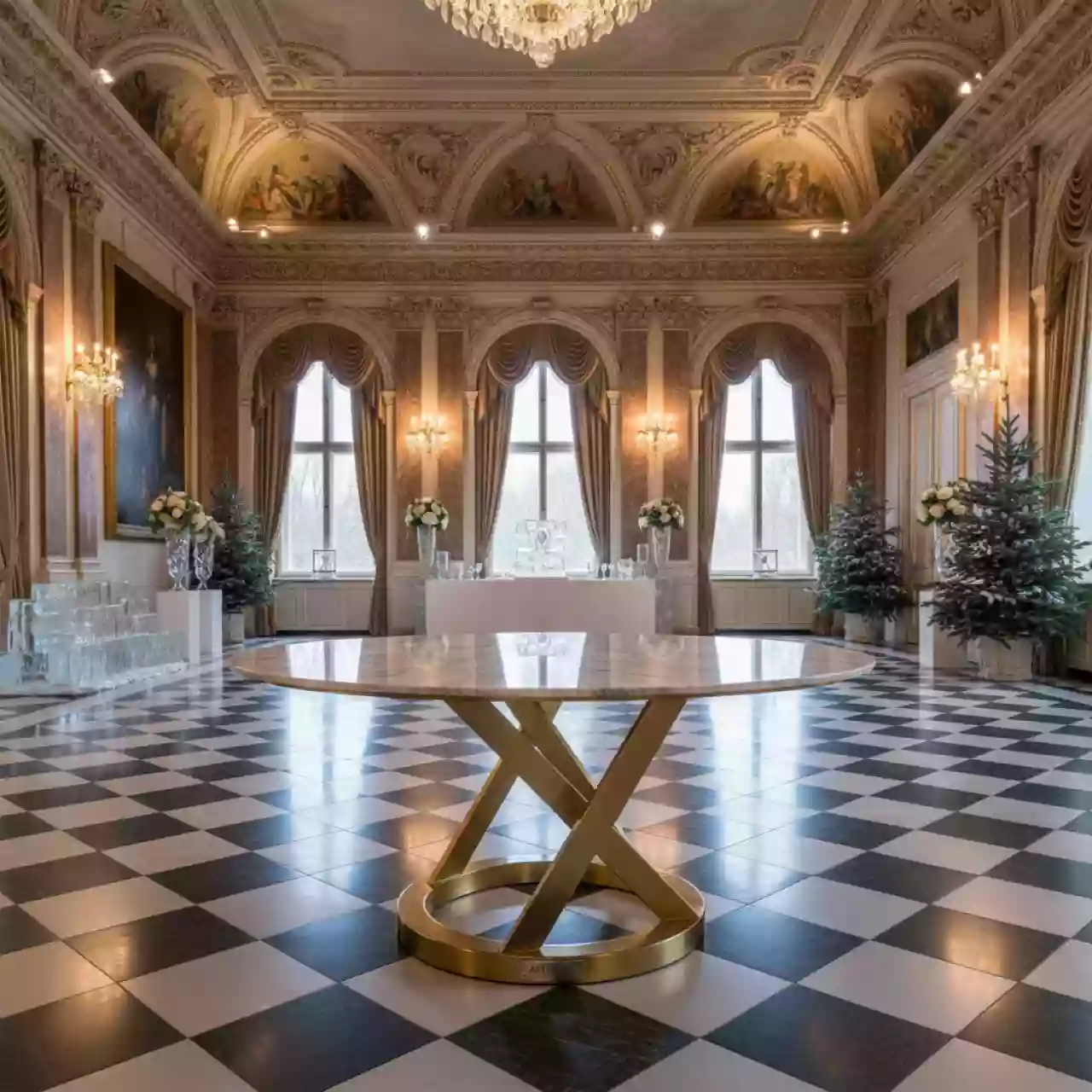 Аренда Стол slash мрамор gold white в усадьбе Голицына — ART SPACE