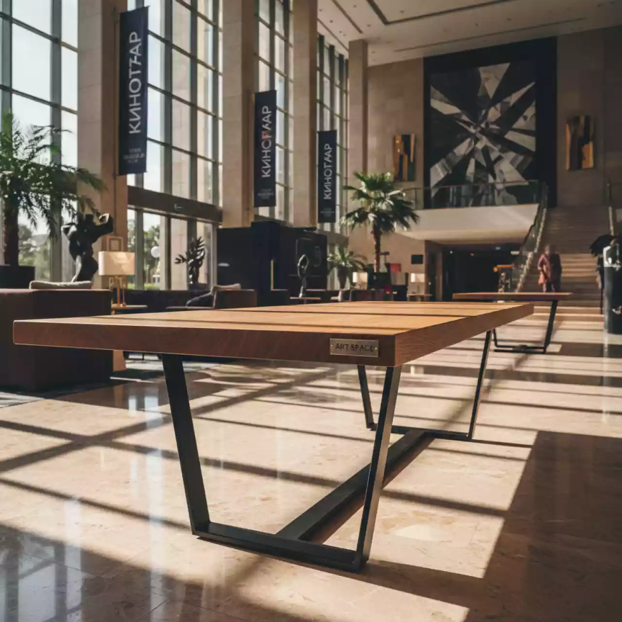 Аренда Стол со столешницей из дуба в Cosmos Sochi Hotel — ART SPACE