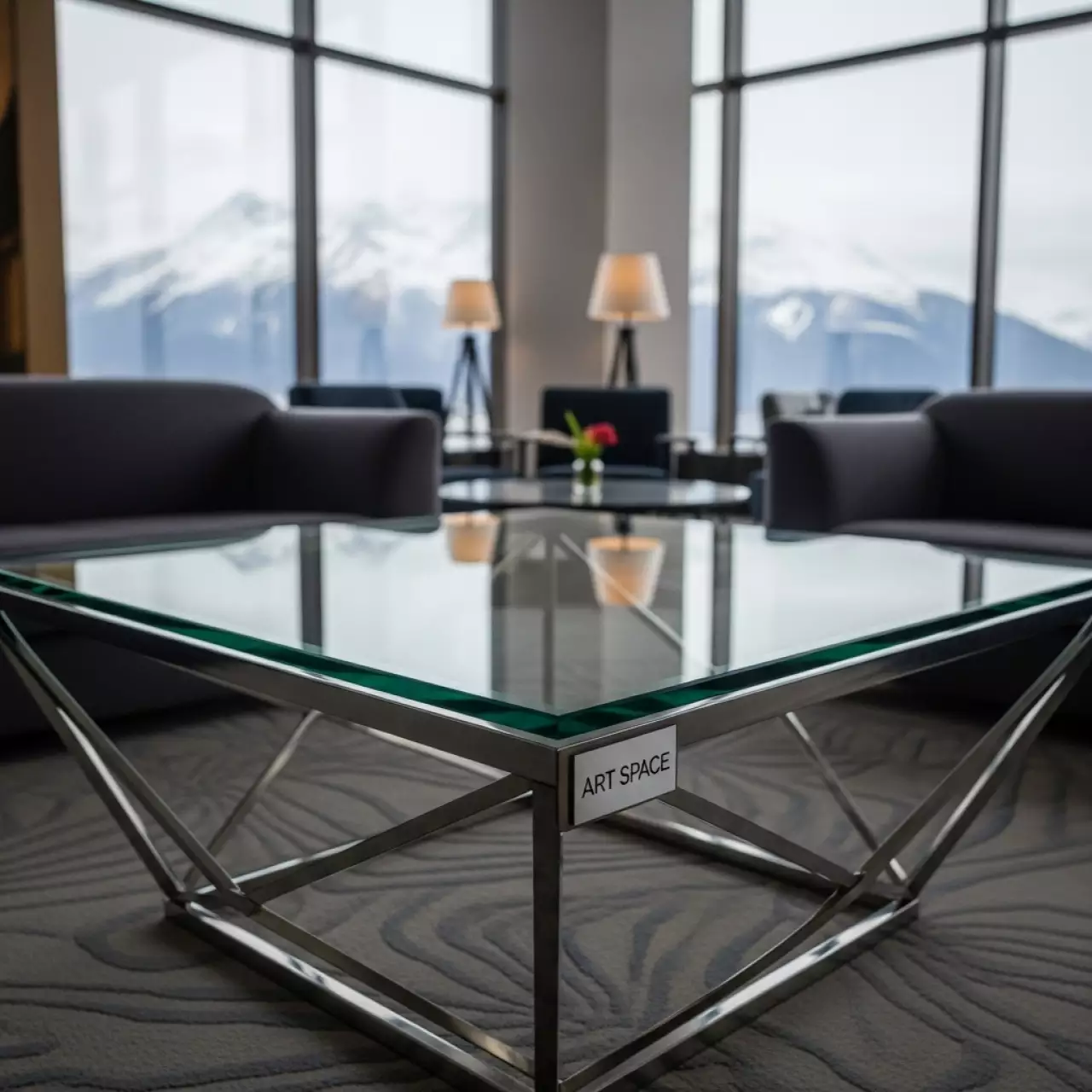 Аренда Стол стеклянный 100х70х55 см в Гранд Отель Поляна — ART SPACE
