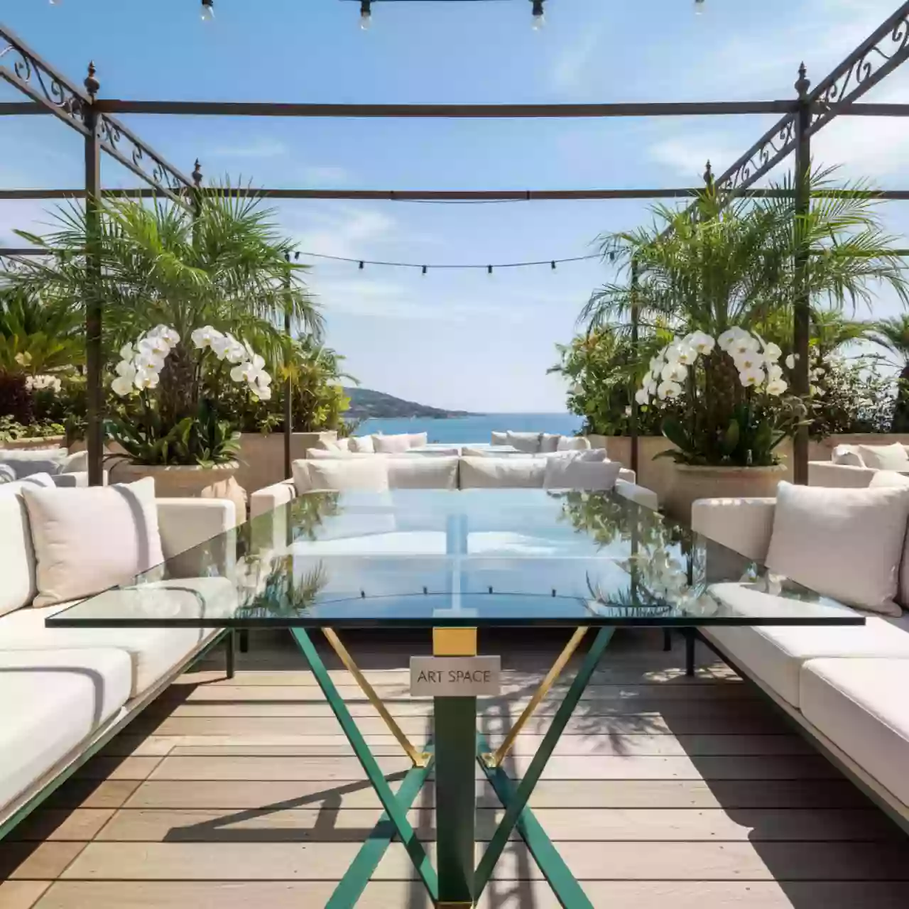 Аренда Стол стеклянный Elinor в ресторане «La Terrazza» — ART SPACE