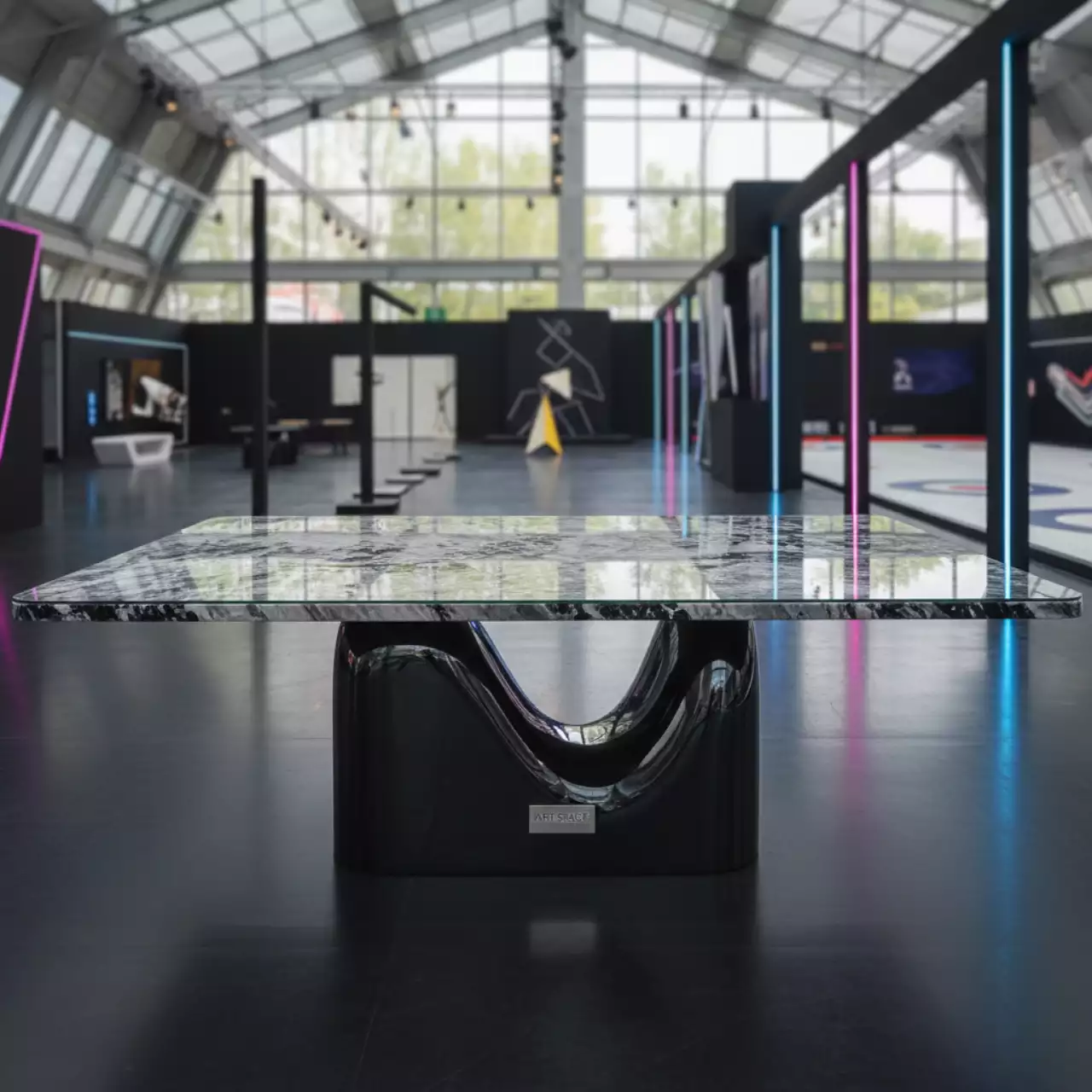 Аренда Стол стеклянный Вейв кристалл серый мрамор черный 140х200х80 в Керлинговом центре «Ледяной куб» — ART SPACE
