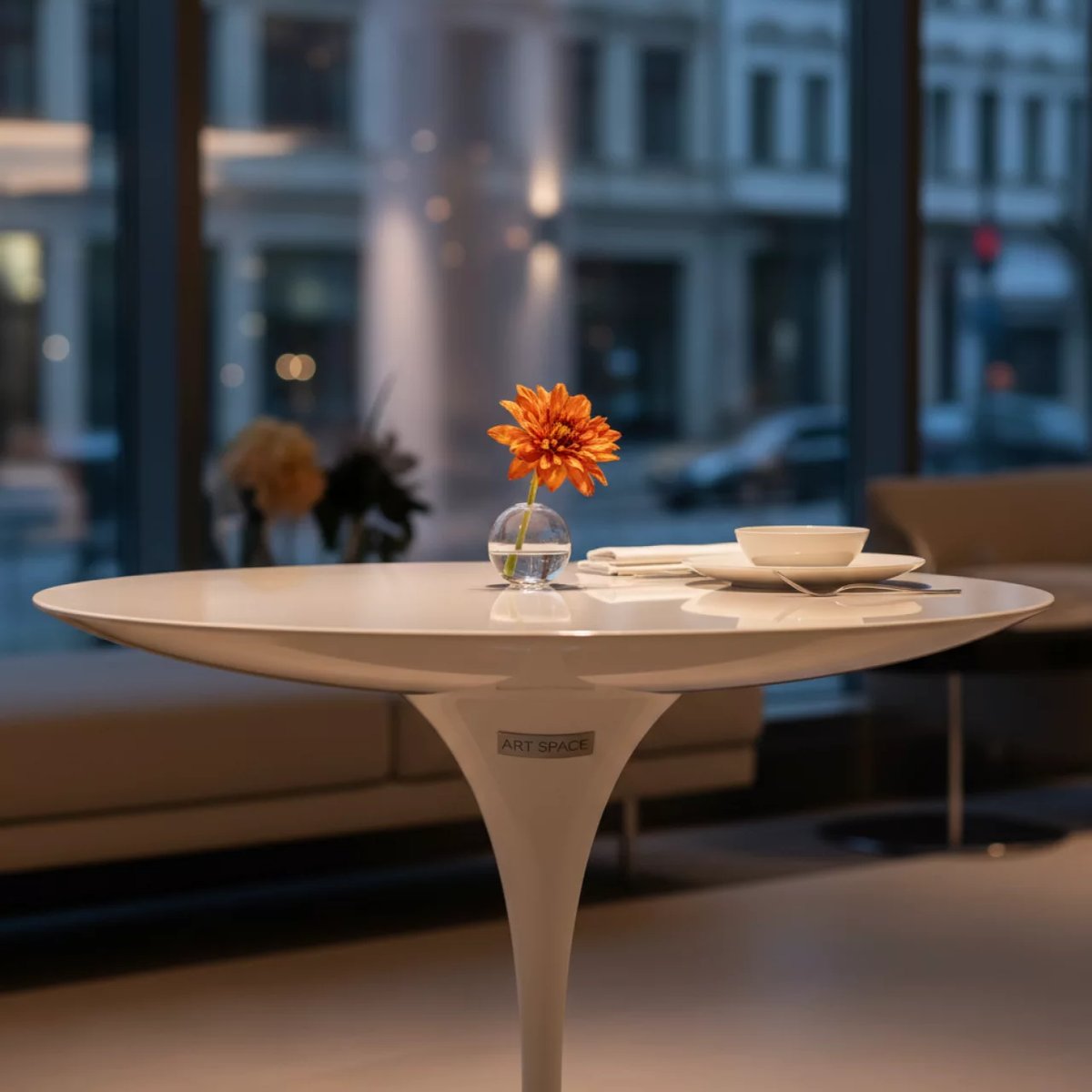 Аренда Стол Tulip белый в Stella di Mosca — ART SPACE