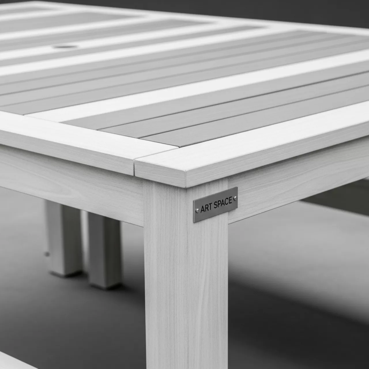 Аренда Стол уличный из реек Лидер 1 серый белый в лофте «Студия 21» — ART SPACE