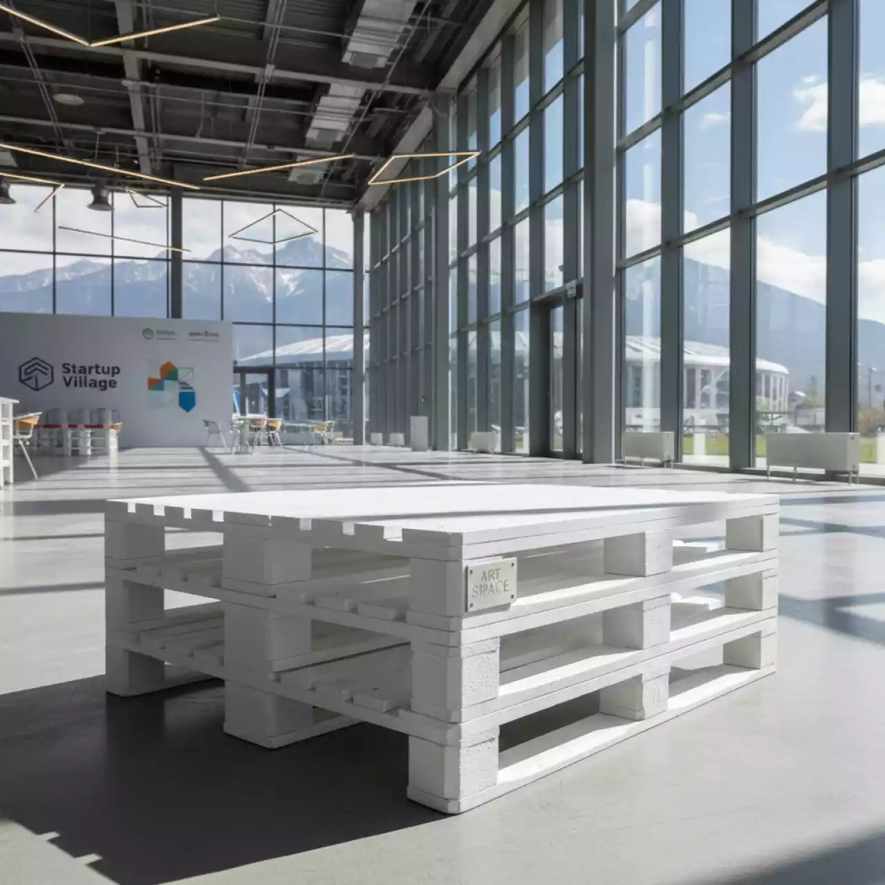 Аренда Стол White pallet 3 120х80 из паллет на арене «Фишт» — ART SPACE