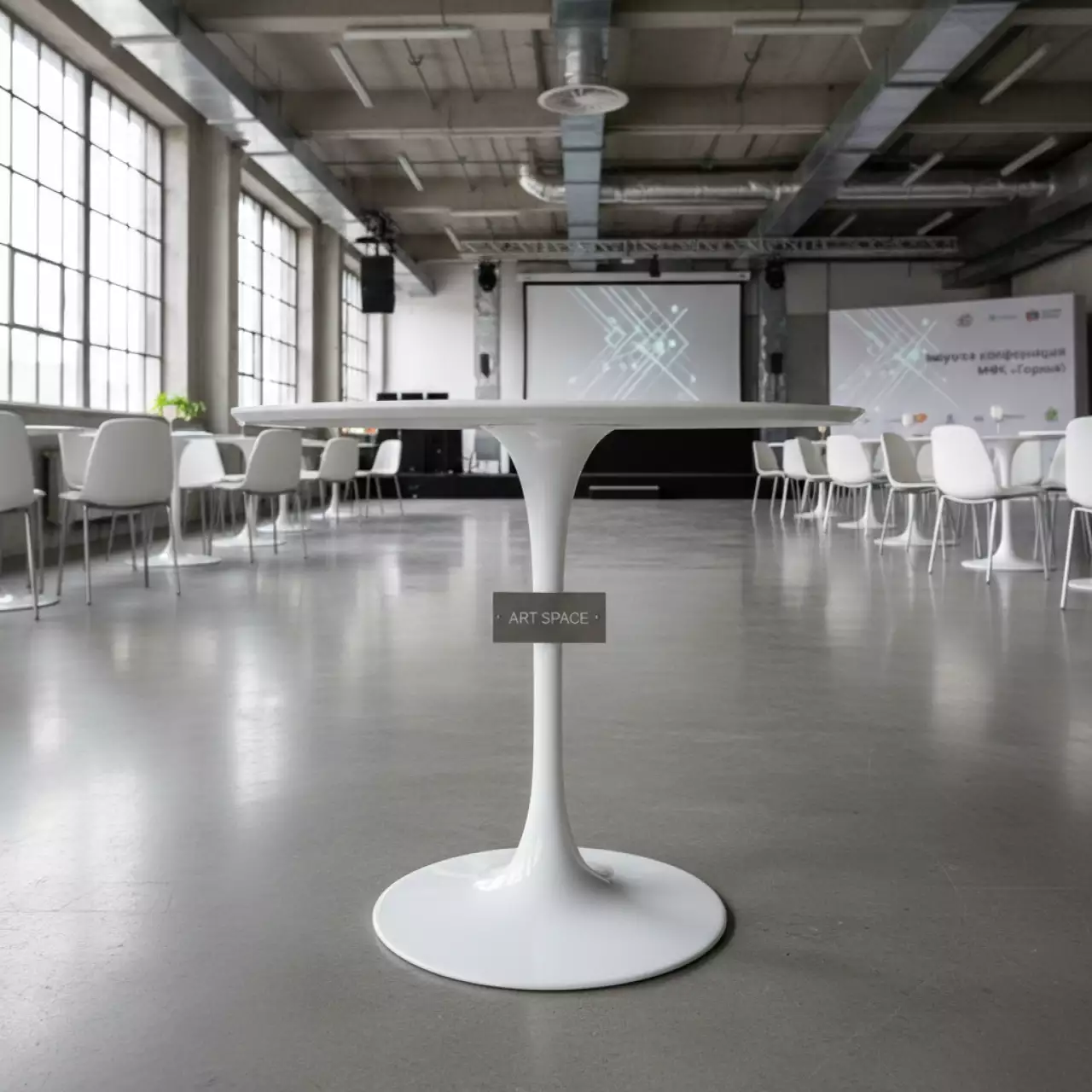 Аренда Стол white Tulip D 80 в МФК «Горный» — ART SPACE