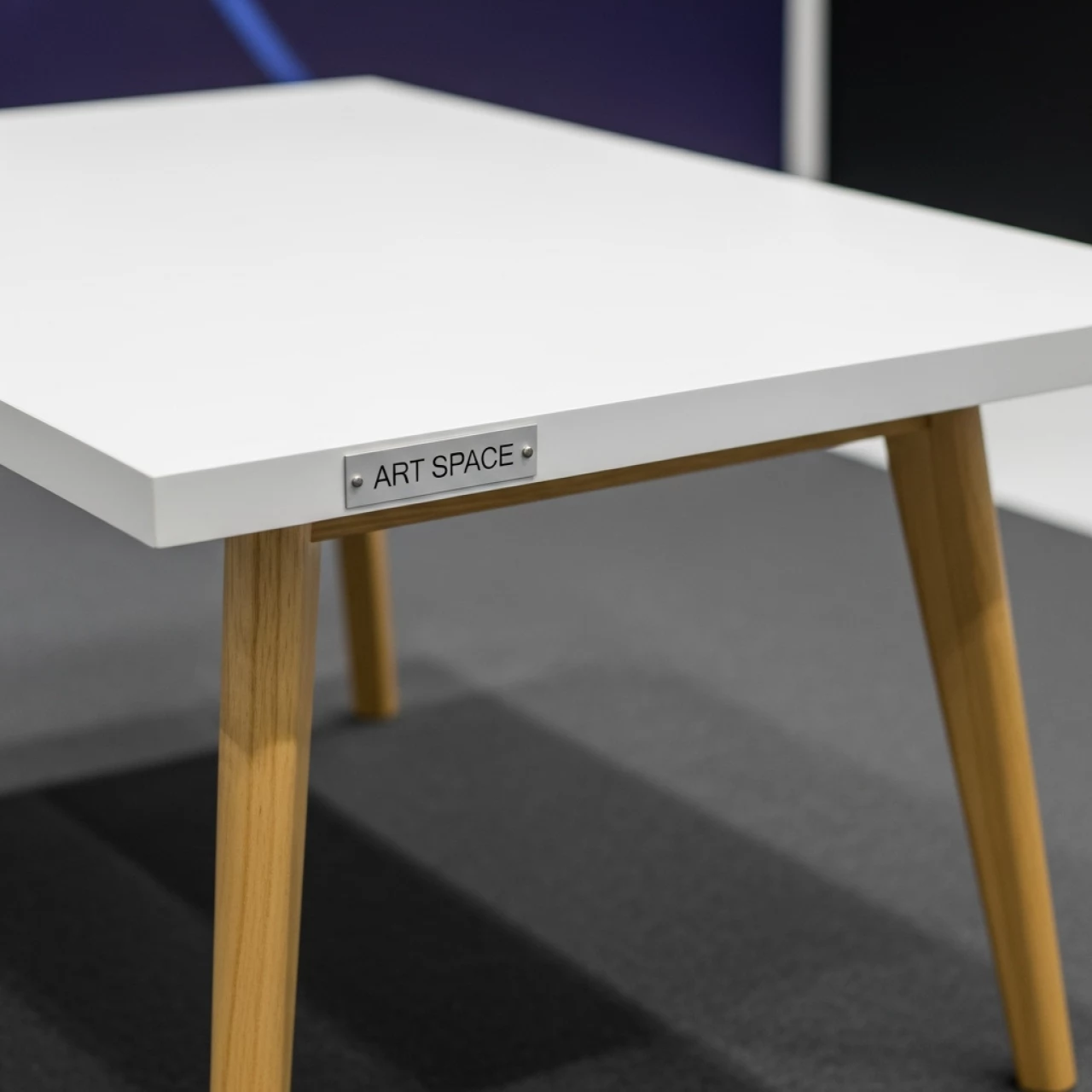 Аренда Стол журнальный Amsterdam White в конгресс-холле отеля Жемчужина — ART SPACE