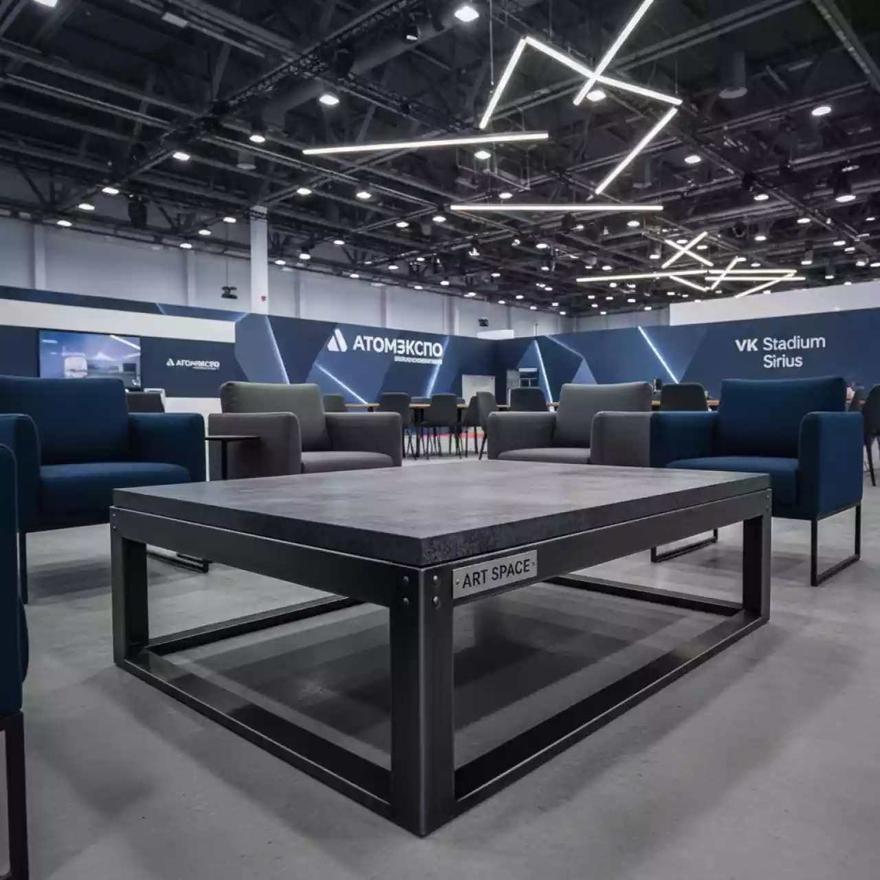 Аренда Стол журнальный ANTIQUE в VK Stadium Sirius — ART SPACE